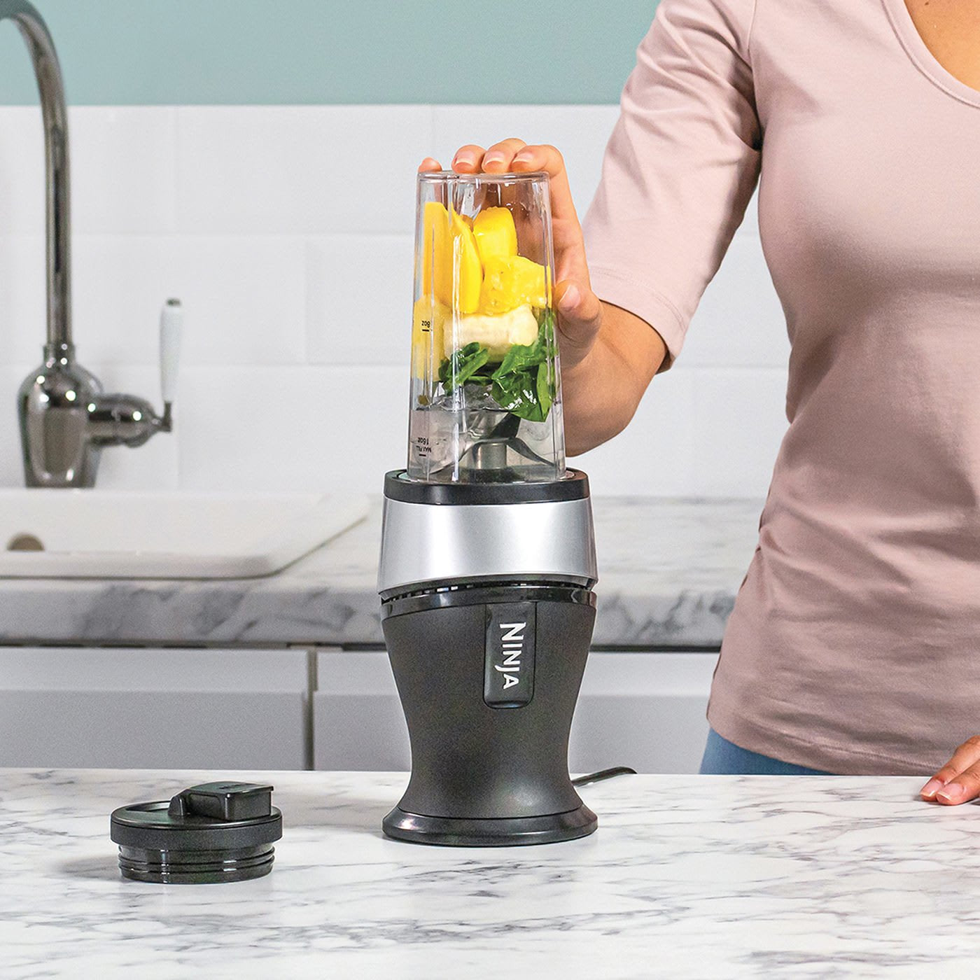 EAN 0622356239769 - Ninja QB3001 0,47 L Batidora de vaso 700 W Negro, Plata imagen 5