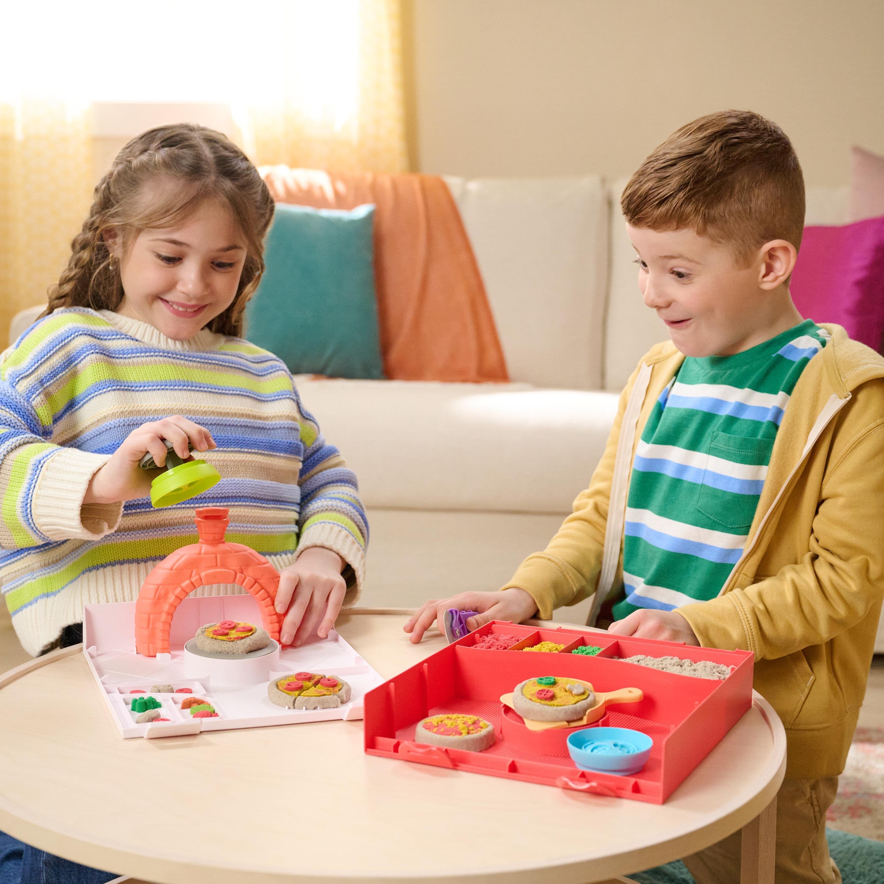 Spinmaster Kinetic Sand - Squish Pizza Set (453 Gramm Sand) 6072551