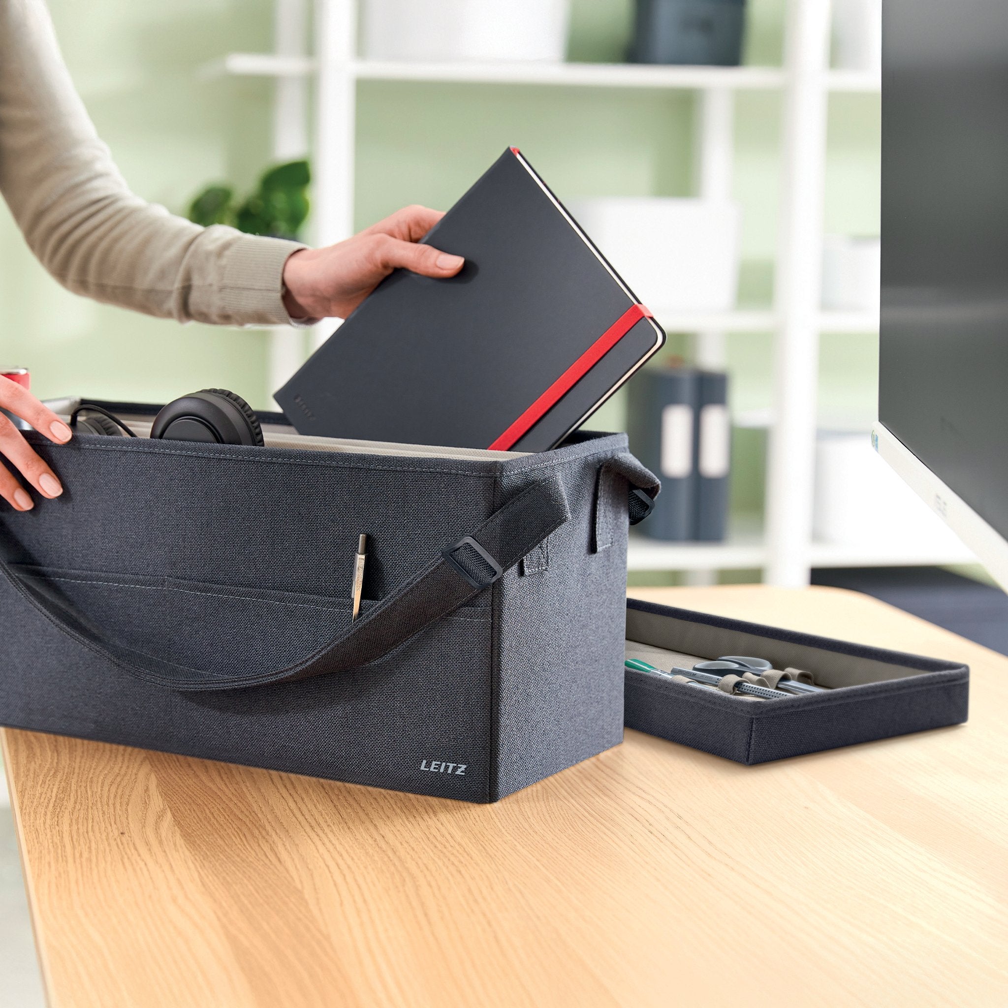 EAN 4002432143061 - Leitz 67230089 caja de almacenaje Bolsa de almacenamiento Rectangular Tela Gris imagen 4