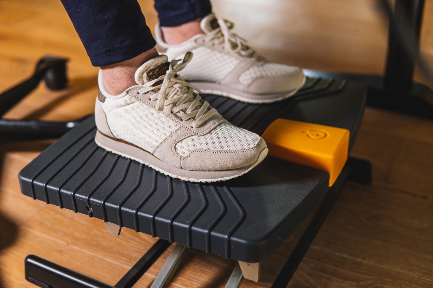 EAN 8717399996099 - BakkerElkhuizen Pro 959 Footrest Negro, Gris, Naranja imagen 8