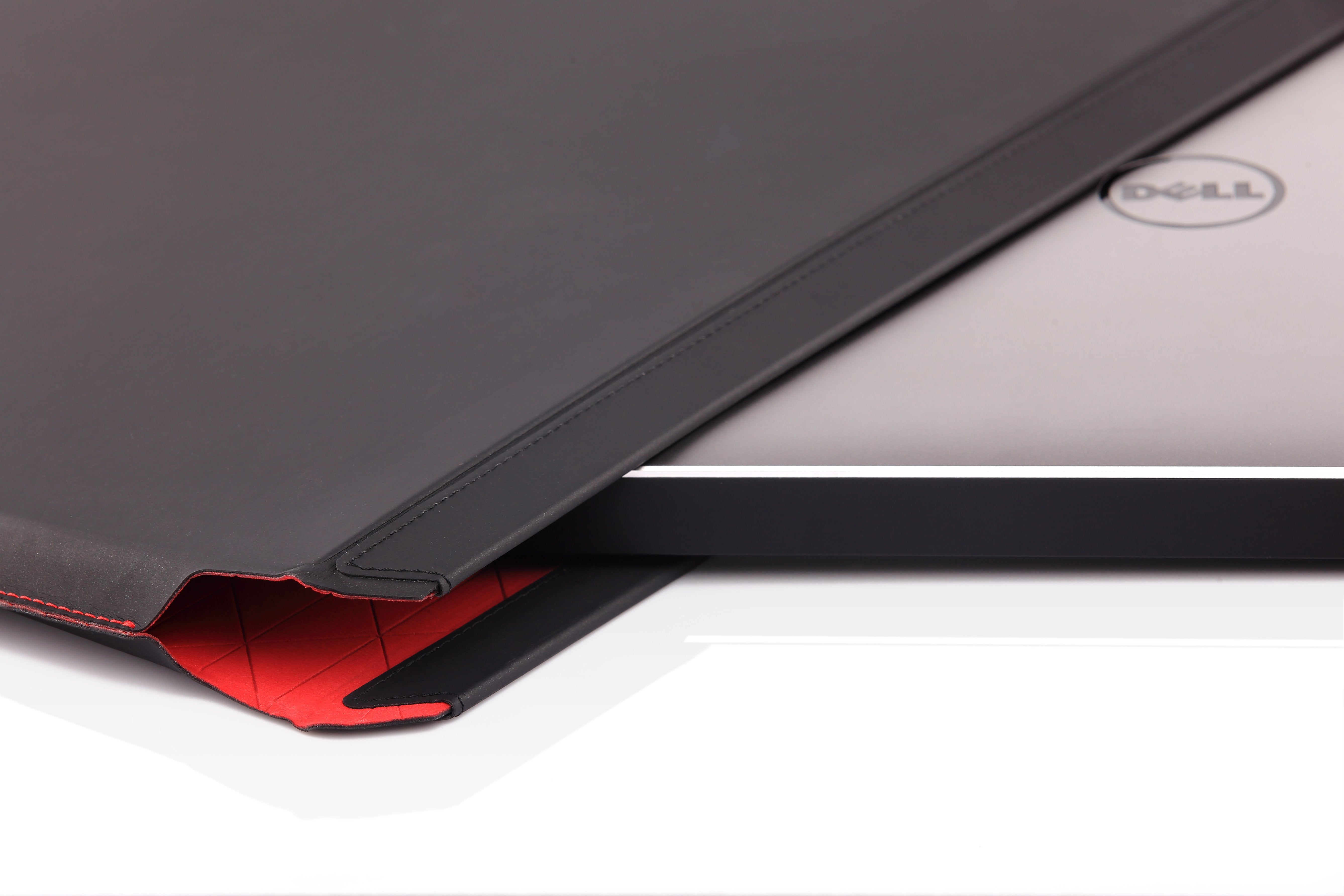 EAN 5397063961887 - DELL 460-BCCU 33,8 cm (13.3") Negro, Rojo imagen 4