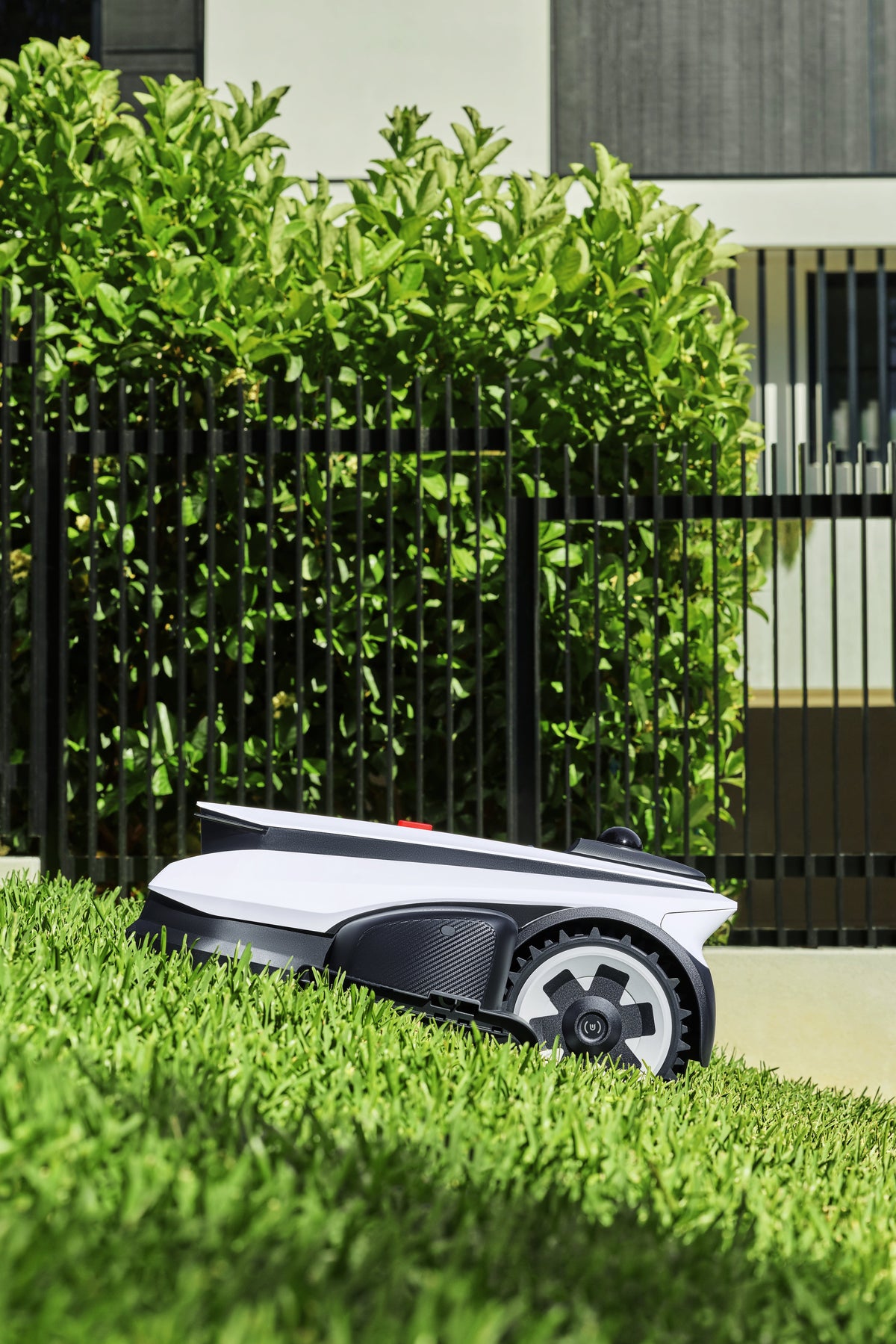 EAN 6970135038183 - Ecovacs GOAT A3000 LiDAR PRO EU Robot cortacésped Batería Negro, Blanco imagen 27
