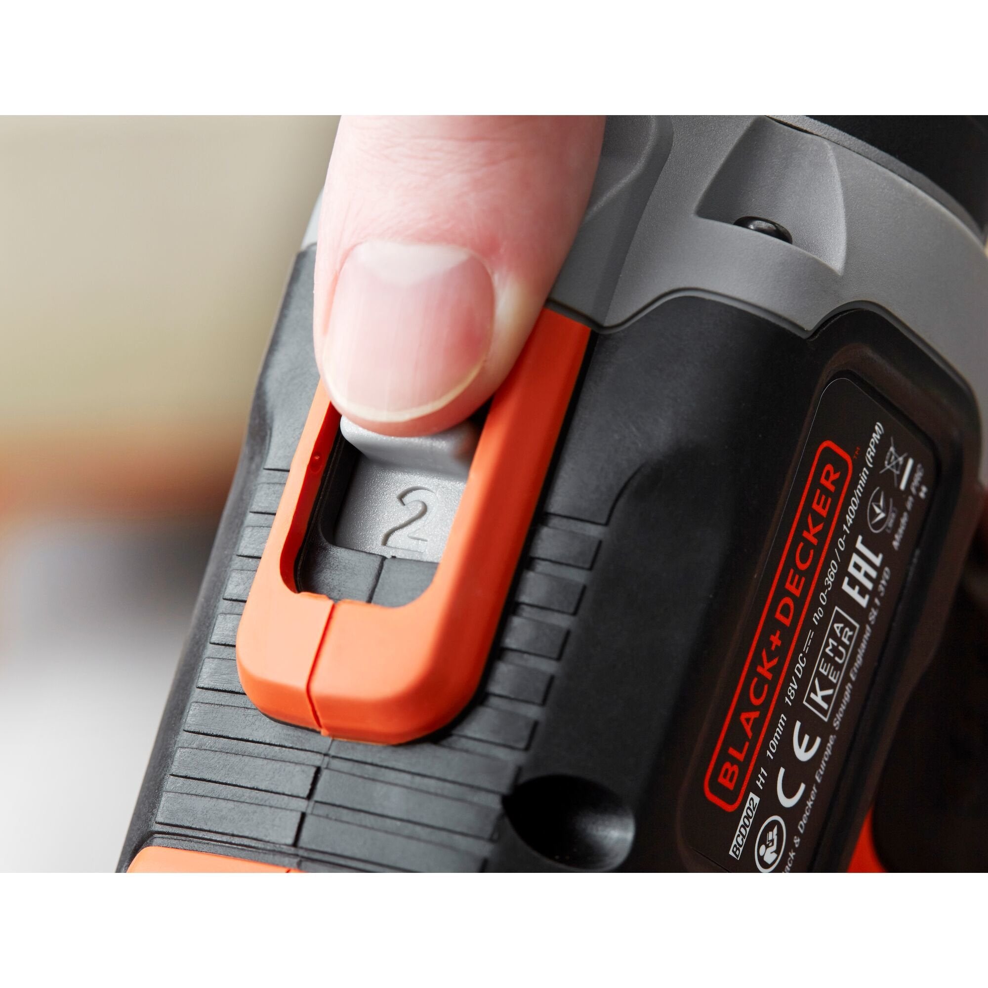 EAN 5035048695258 - Black & Decker BCD003C2K-QW taladro 1400 RPM Sin llave Negro, Rojo imagen 12