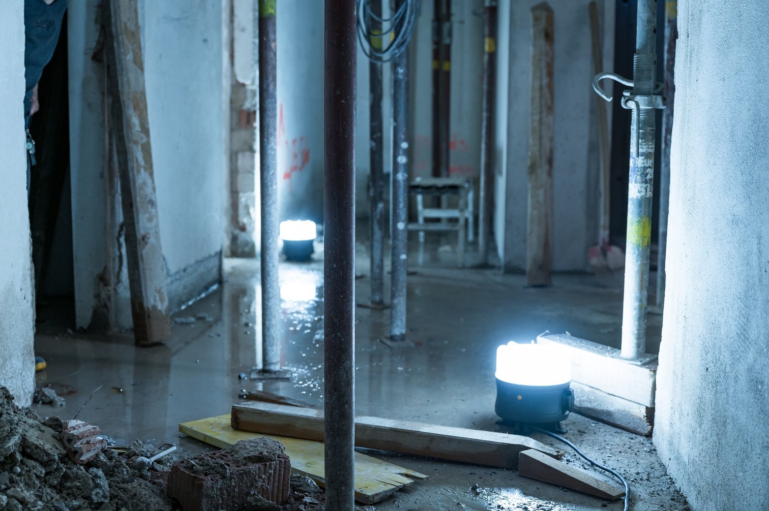 Foco Led Portátil Bf Con Iluminación De 360°, Ip54 (5400 Lm)