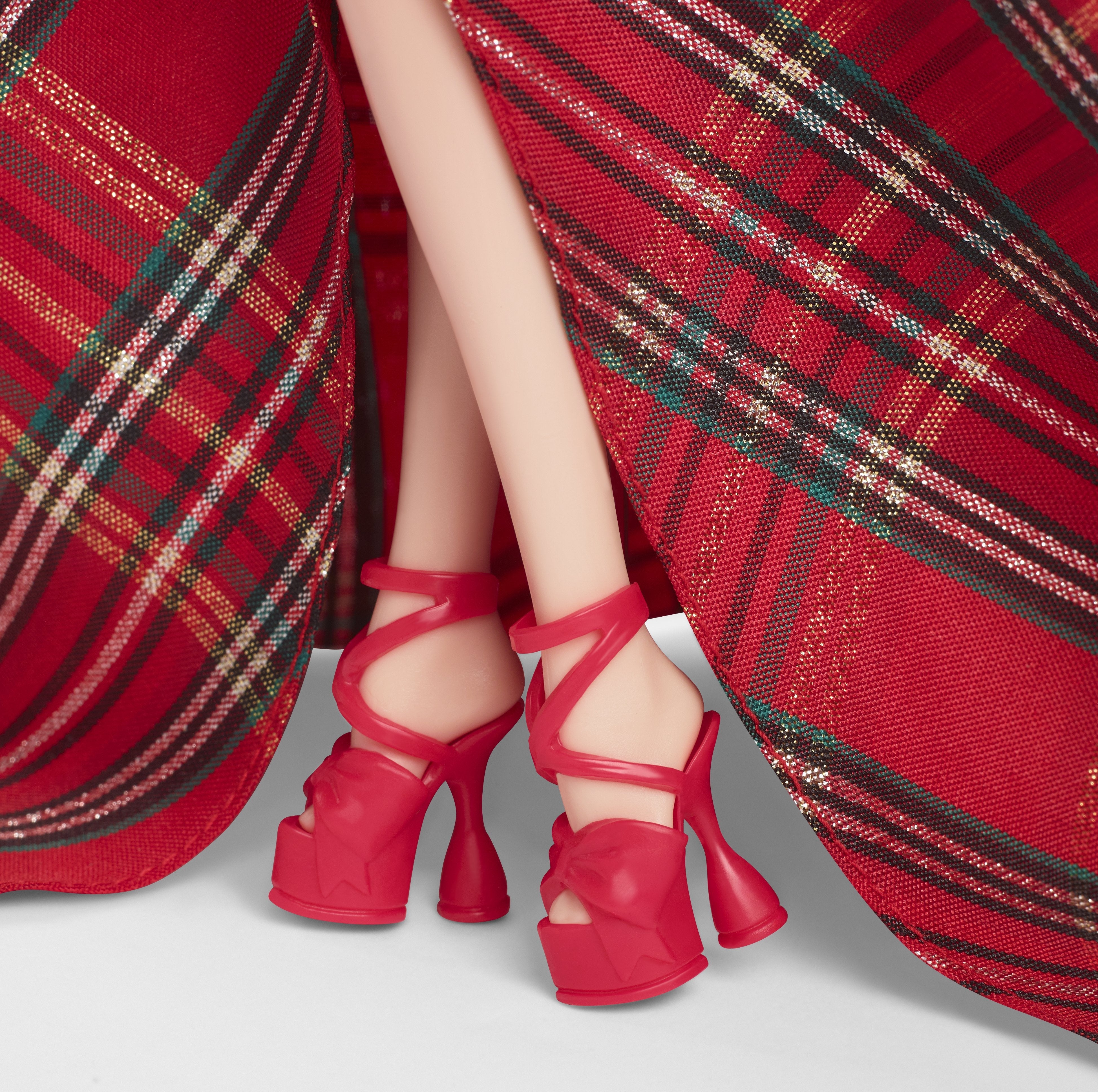 EAN 0194735181179 - Barbie HRM61 muñeca imagen 4