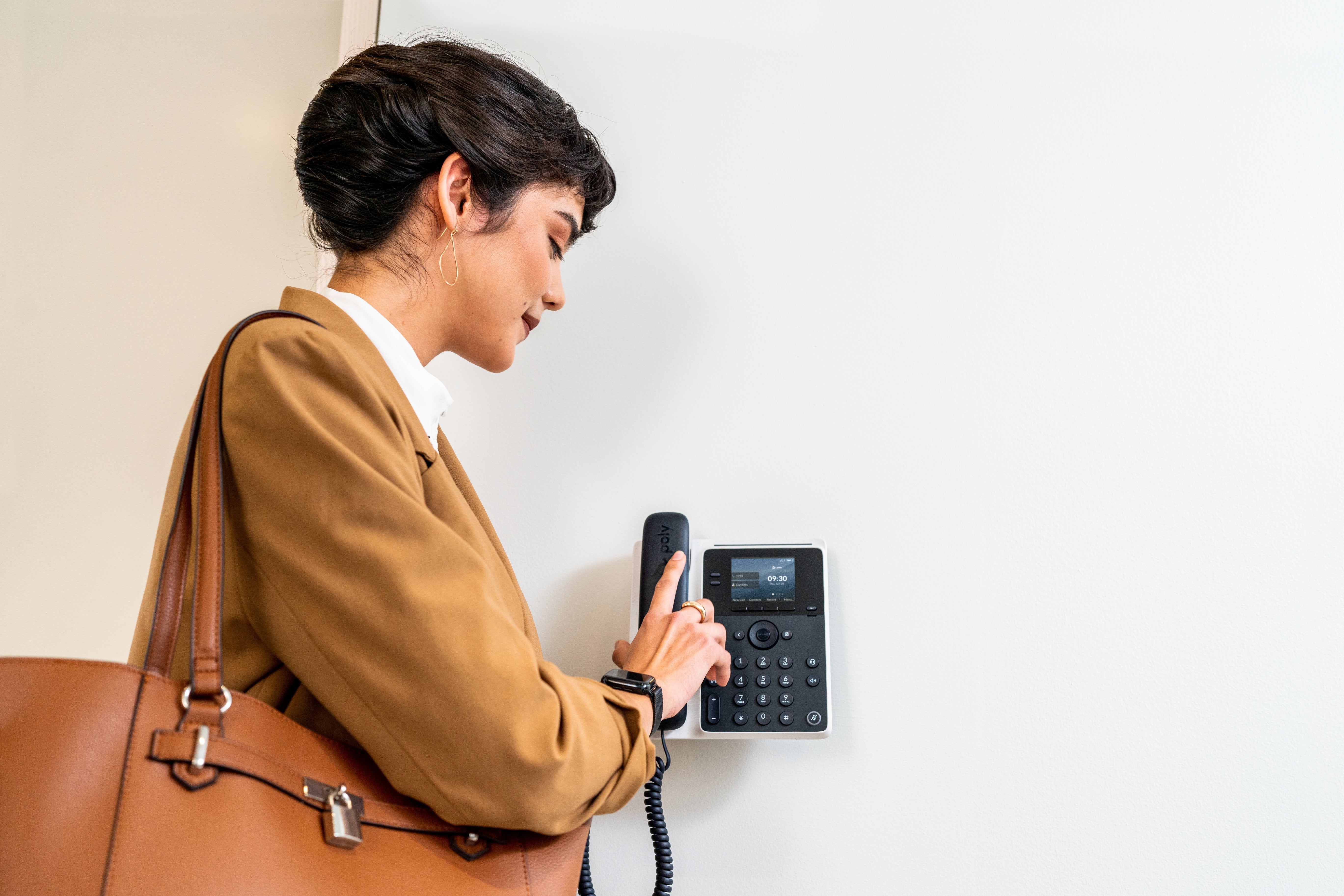 EAN 0197497341348 - HP Poly Edge E100 IP Phone and PoE-enabled teléfono IP Negro IPS imagen 2