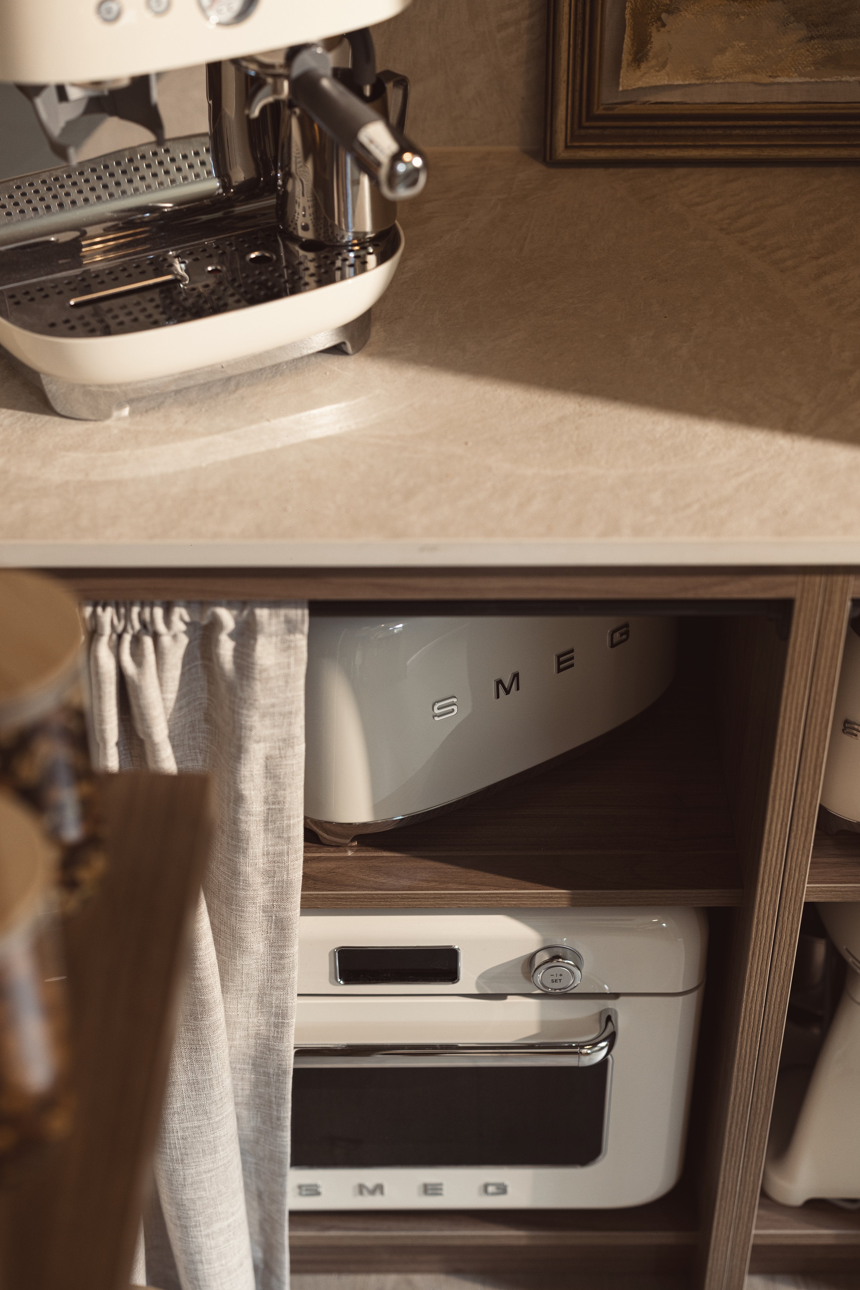 EAN 8017709329570 - Smeg COF01CREU horno de vapor Crema de color Botones, Giratorio imagen 17