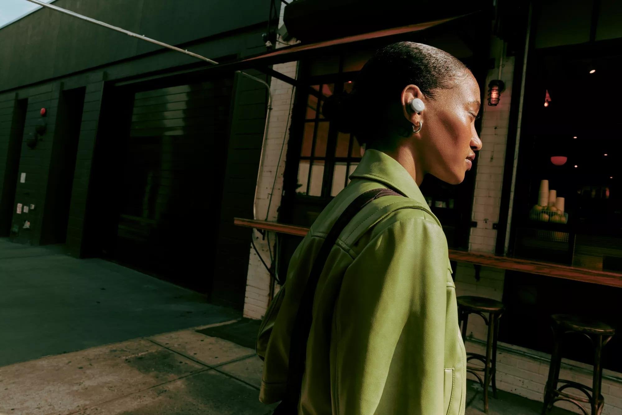 EAN 0017817853439 - Bose 888507-0200 auricular y casco Auriculares True Wireless Stereo (TWS) Diadema Bluetooth Blanco imagen 12