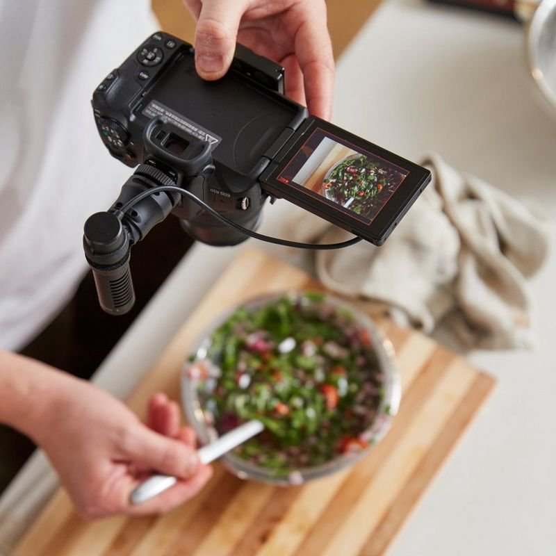 Canon Eos R50 + Rf-S 18-45mm Creator Kit (Sip)