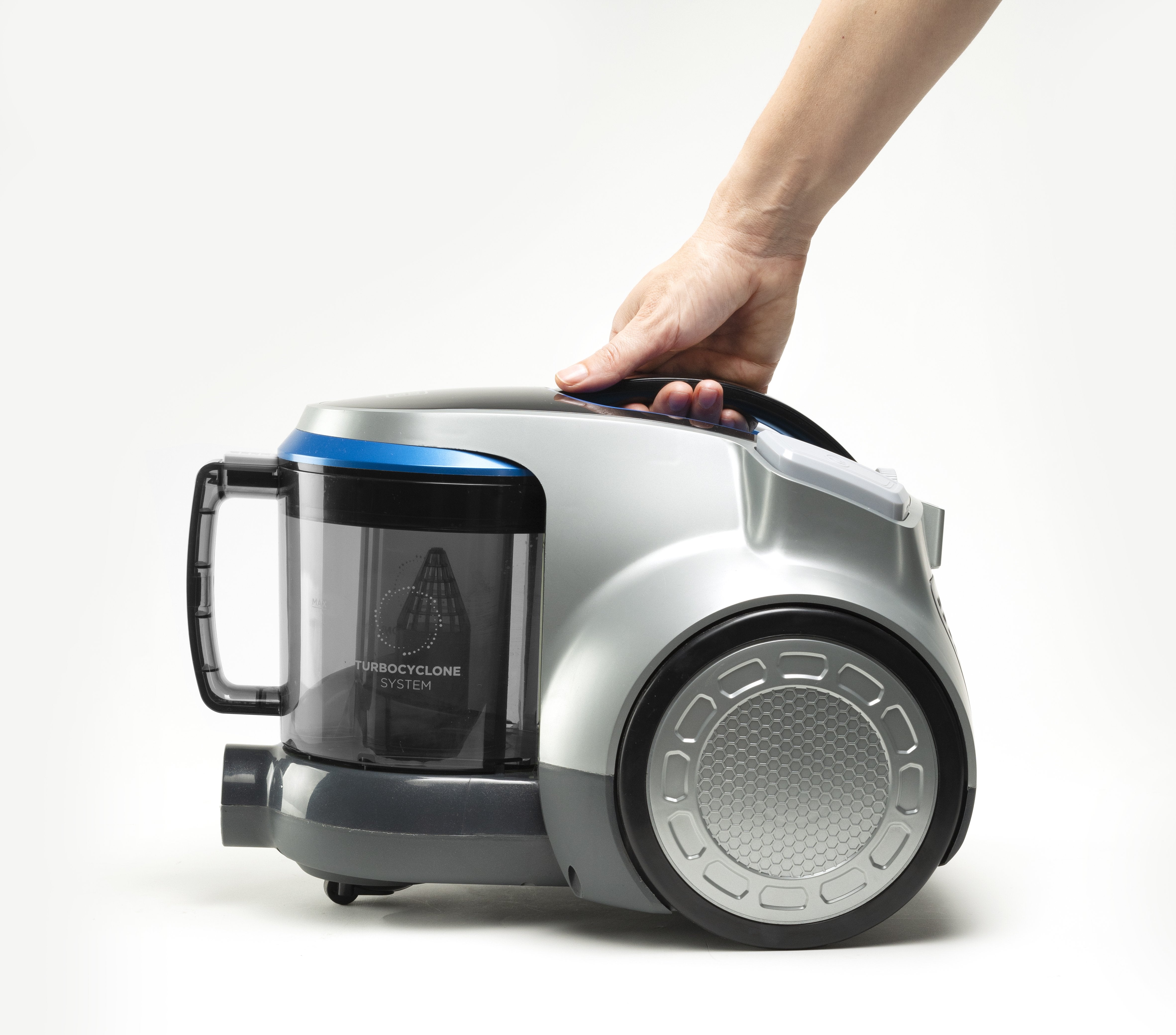EAN 8432406480001 - Black & Decker BXVML700E aspiradora 2 L Aspiradora cilíndrica Secar 700 W Sin bolsa imagen 3