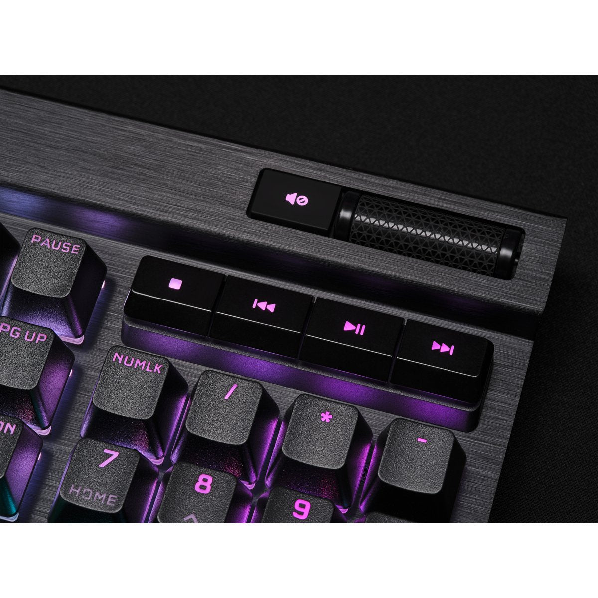 EAN 840006646129 - Corsair K70 RGB PRO teclado Juego USB QWERTY Nórdico Negro imagen 9