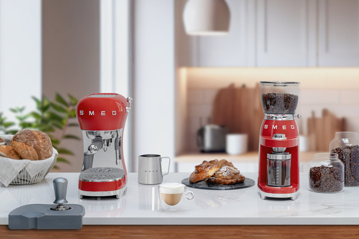 EAN 8017709324797 - Smeg ECF02RDEU cafetera eléctrica Manual Máquina espresso 1,1 L imagen 11