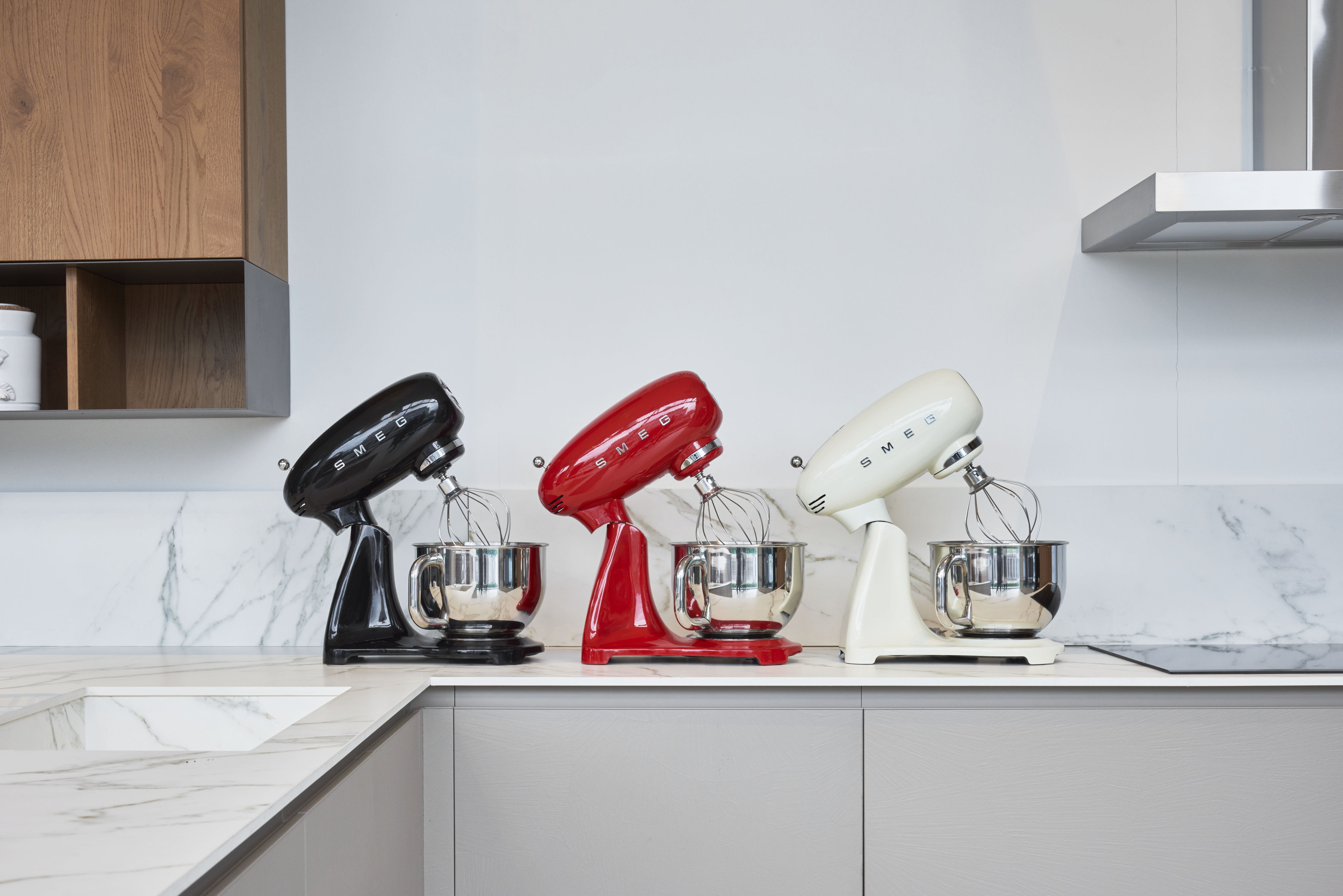 EAN 8017709269159 - Smeg SMF03CREU batidora Batidora de varillas 800 W Crema de color imagen 13