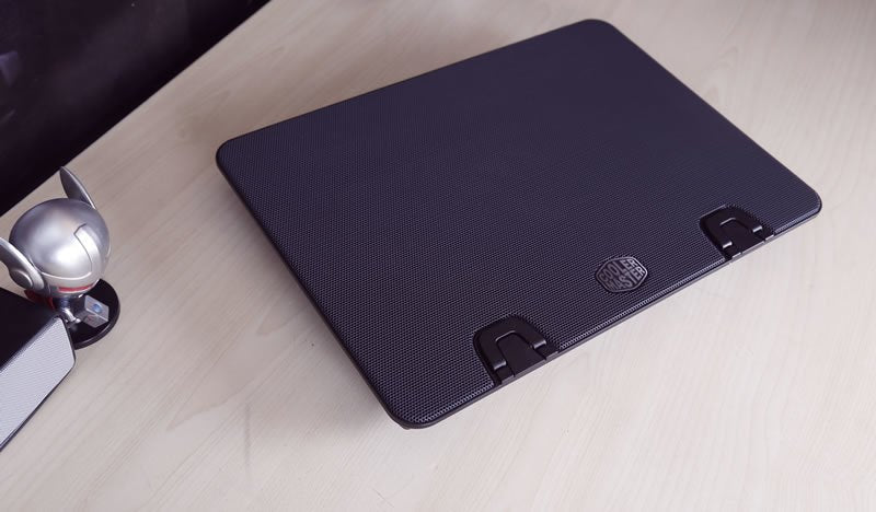 Coolermaster Base Refrigeradora Port. Ergostand Iv Negro/1 Ventilador/4xusb 2.0/1 Micro Usb/17 R9-Nbs-E42k-Gp