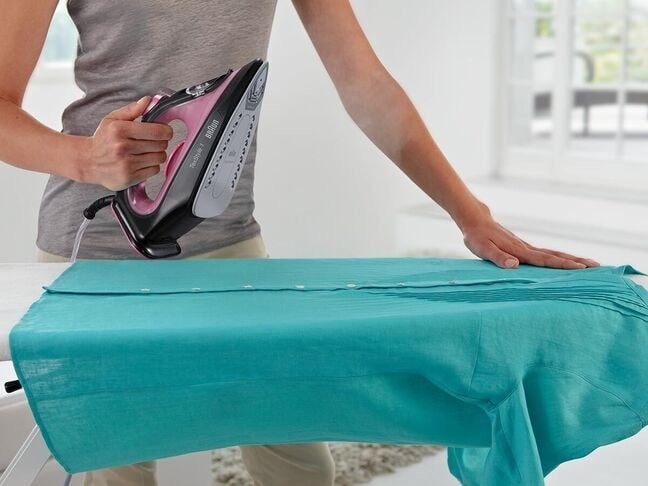 Plancha Vapor-Seco Suela De Cerámica 2000 W Negro, Púrpura Braun Texstyle 1