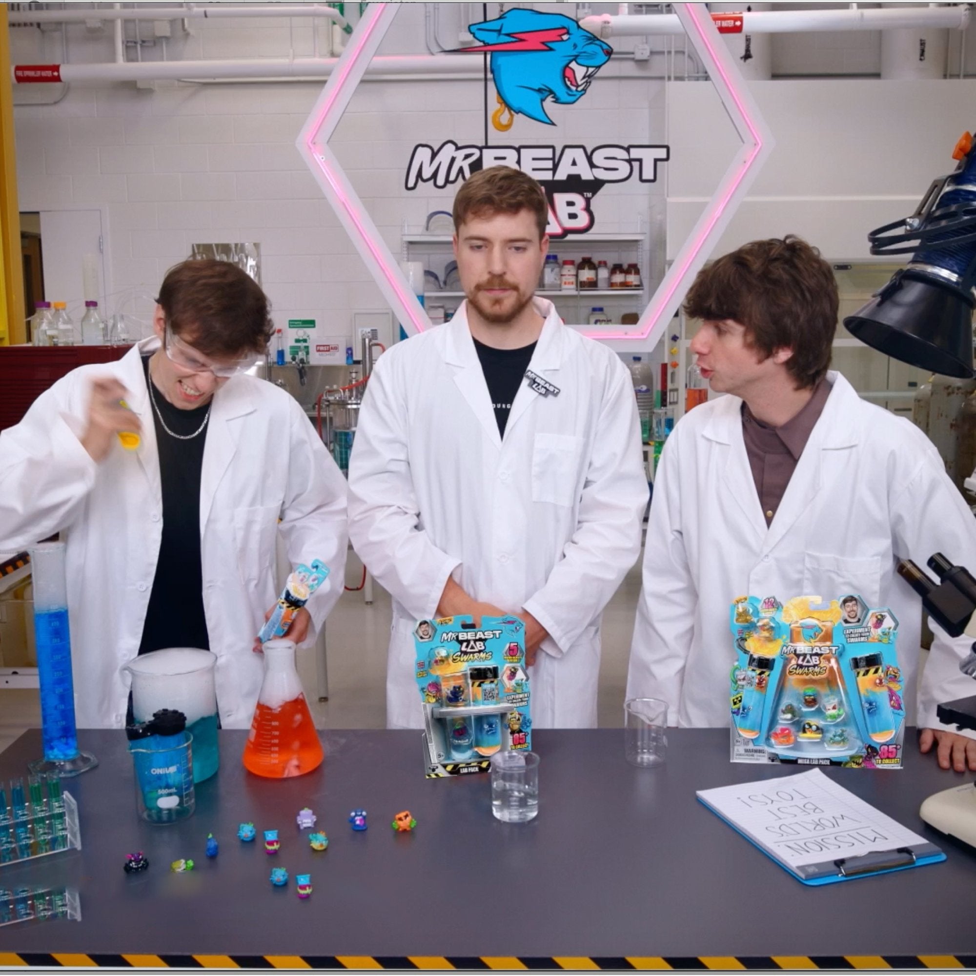 EAN 630996247525 - Moose Toys MrBeast Lab Swarms II Atomic 12-pack imagen 26