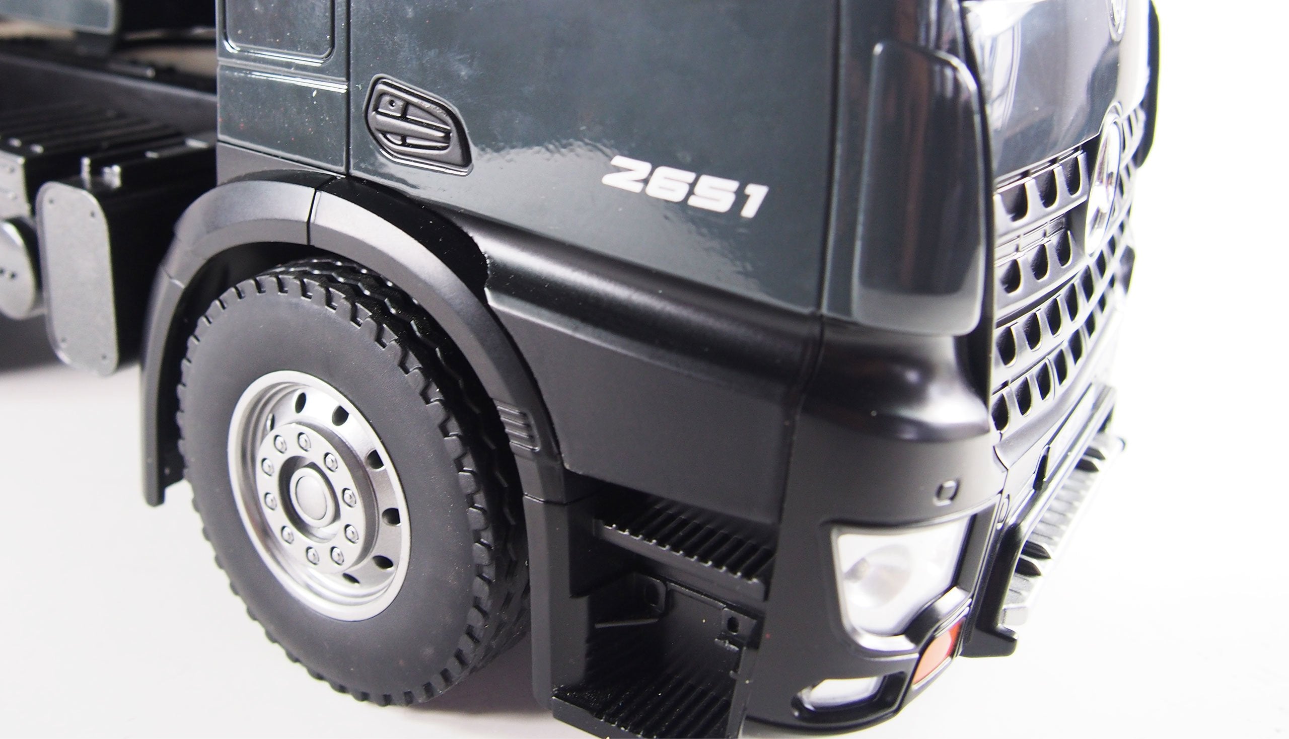 EAN 4260677952415 - Amewi Mercedes Arocs Kipper Pro modelo controlado por radio Cabeza tractora Motor eléctrico imagen 9