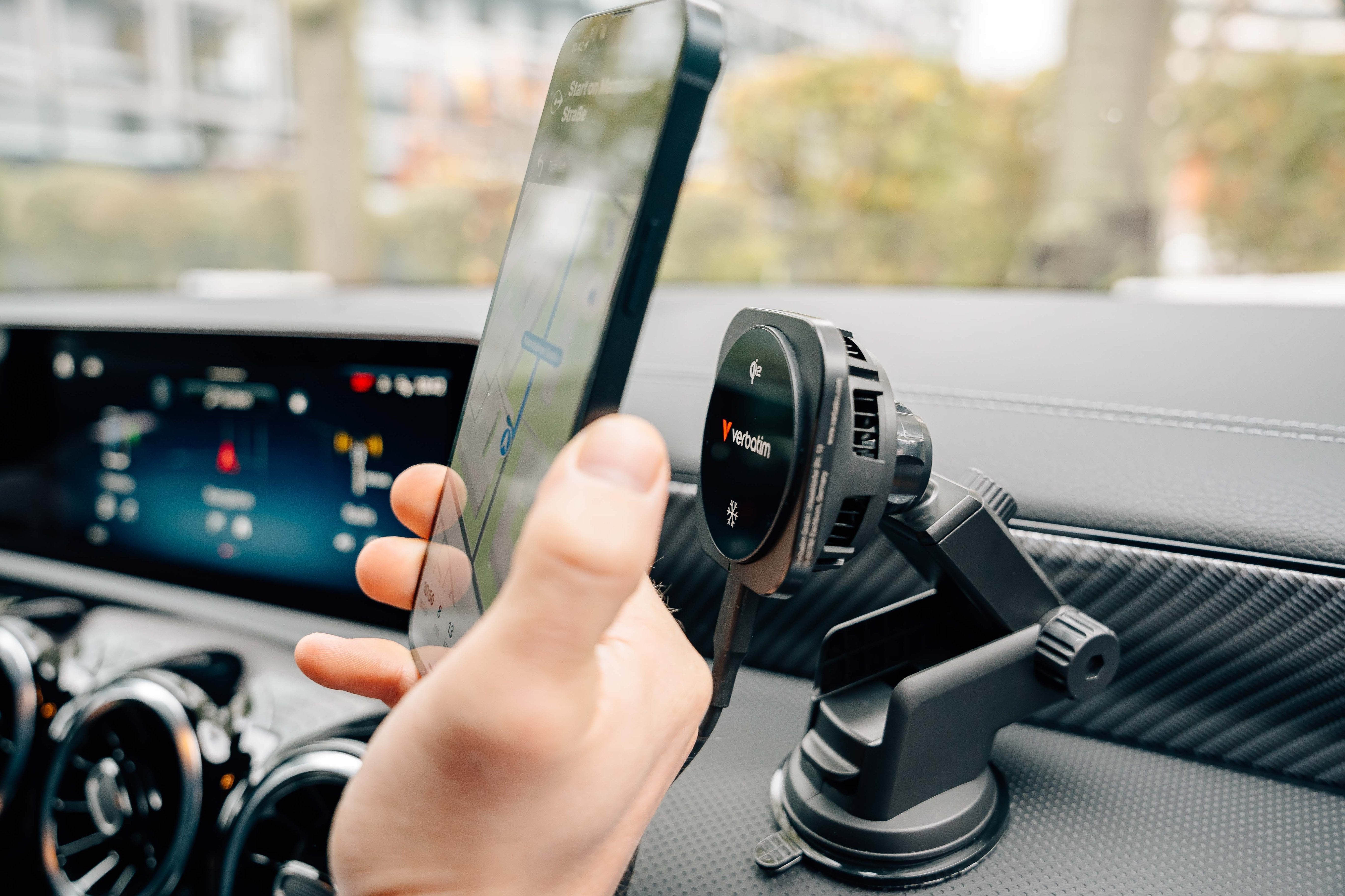 Verbatim Charge 'N' Drive Qi2 Cargador Inalámbrico Carga Rápida Auto