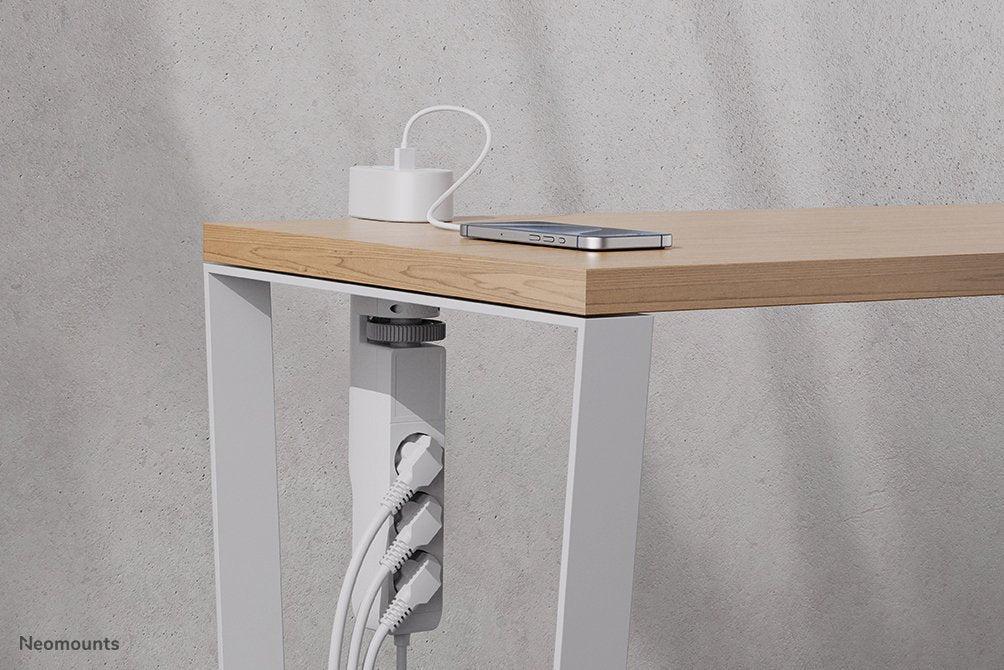 Neomounts Ds22-840wh6 Regleta De Sobremesa Con Abrazadera Y Puertos Usb-C Y Usb-A - Carga Rápida