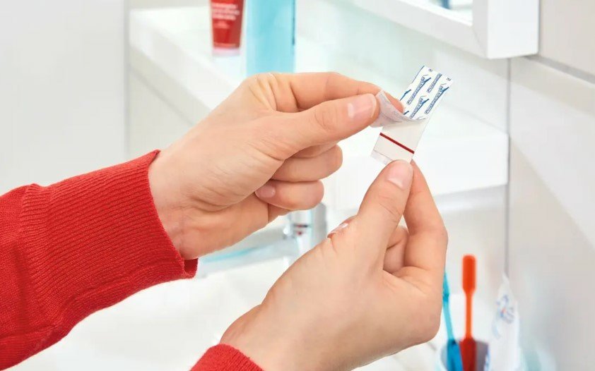 EAN 4063565247057 - TESA Powerstrips Interior Gancho toallero Negro 2 pieza(s) imagen 4