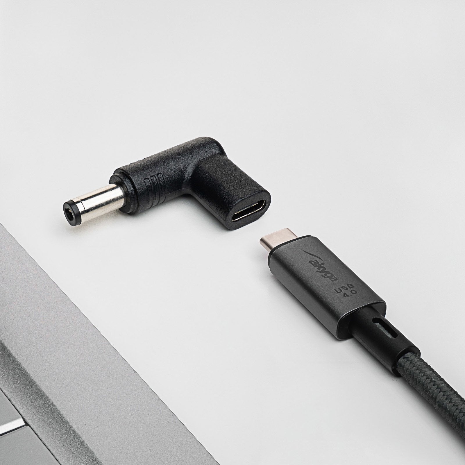EAN 5901720138156 - Akyga AK-ND-C02 cambiador de género para cable USB-C 5.5 x 2.1 mm Negro imagen 2