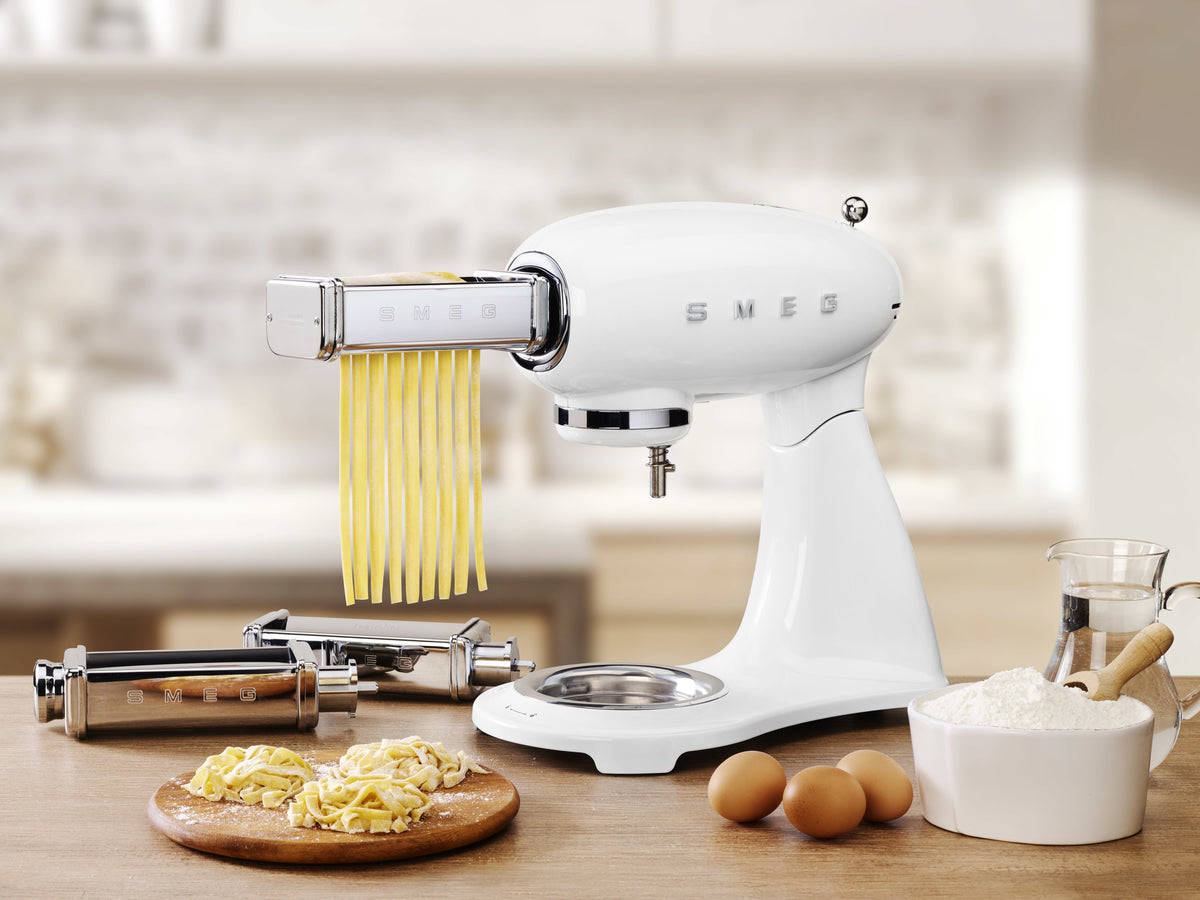 EAN 8017709277697 - Smeg SMF03WHEU batidora Batidora de varillas 800 W Blanco imagen 14