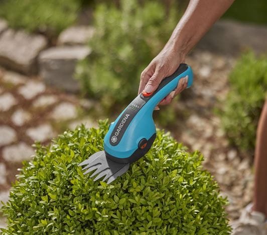 EAN 4078500065733 - Gardena 9884-20 tijera de césped inalámbrica 8 cm 3,6 V Ión de litio Negro, Verde imagen 3