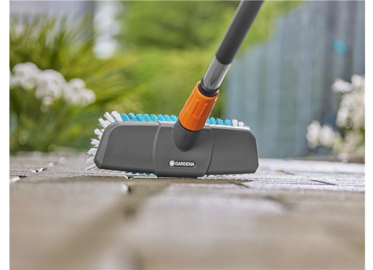 Gardena Cepillo Con Mango Cleansystem Duro, Cepillo De Lavado Gris/Turquesa, Anchura Útil 27 Cm 18816-20