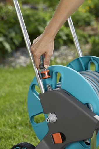 EAN 4078500032902 - Gardena AquaRoll M Easy Tambor de carrete Manual Negro, Azul, Naranja imagen 7