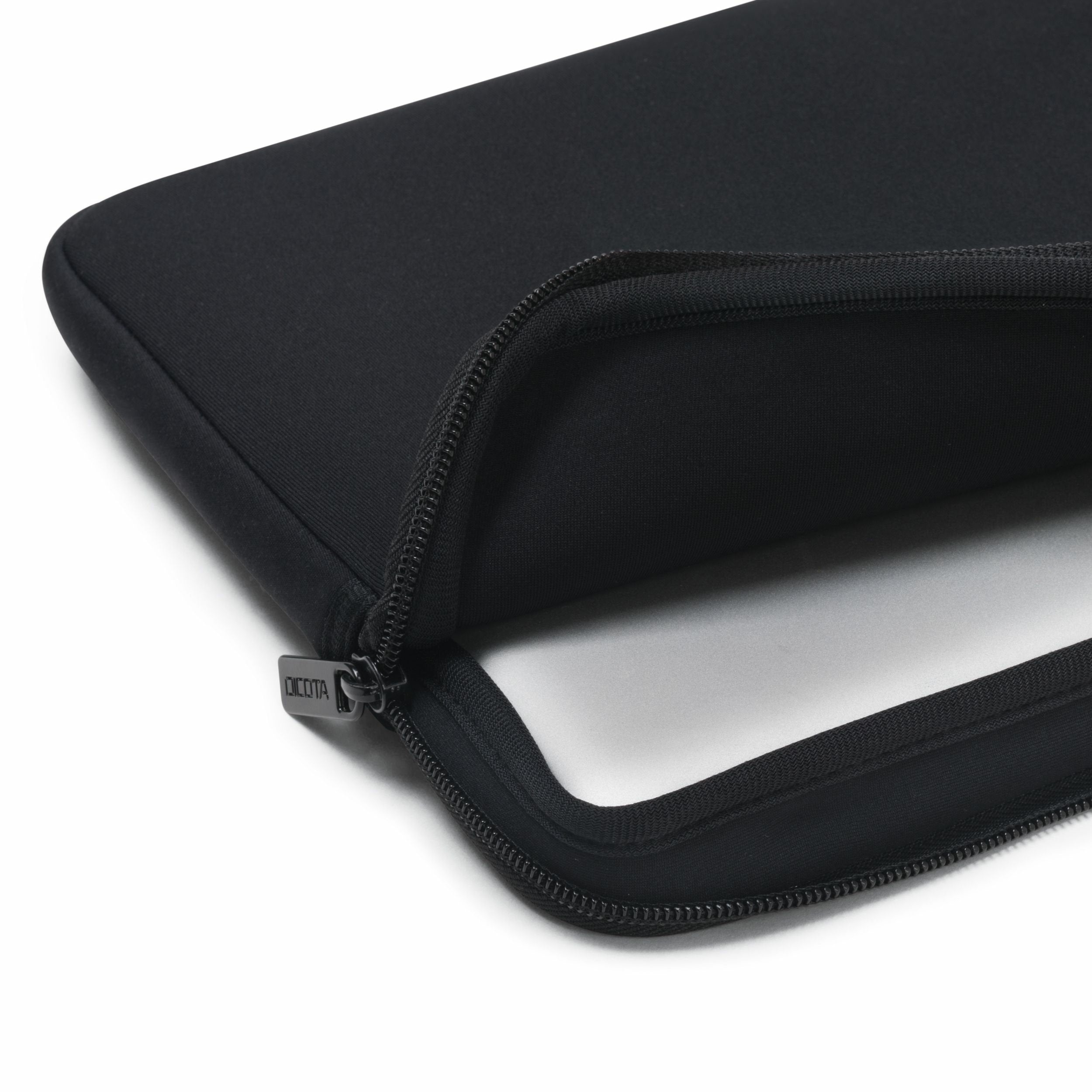 Dicota Perfect Skin Funda Negra Para Portátiles De 14 A 14,1''