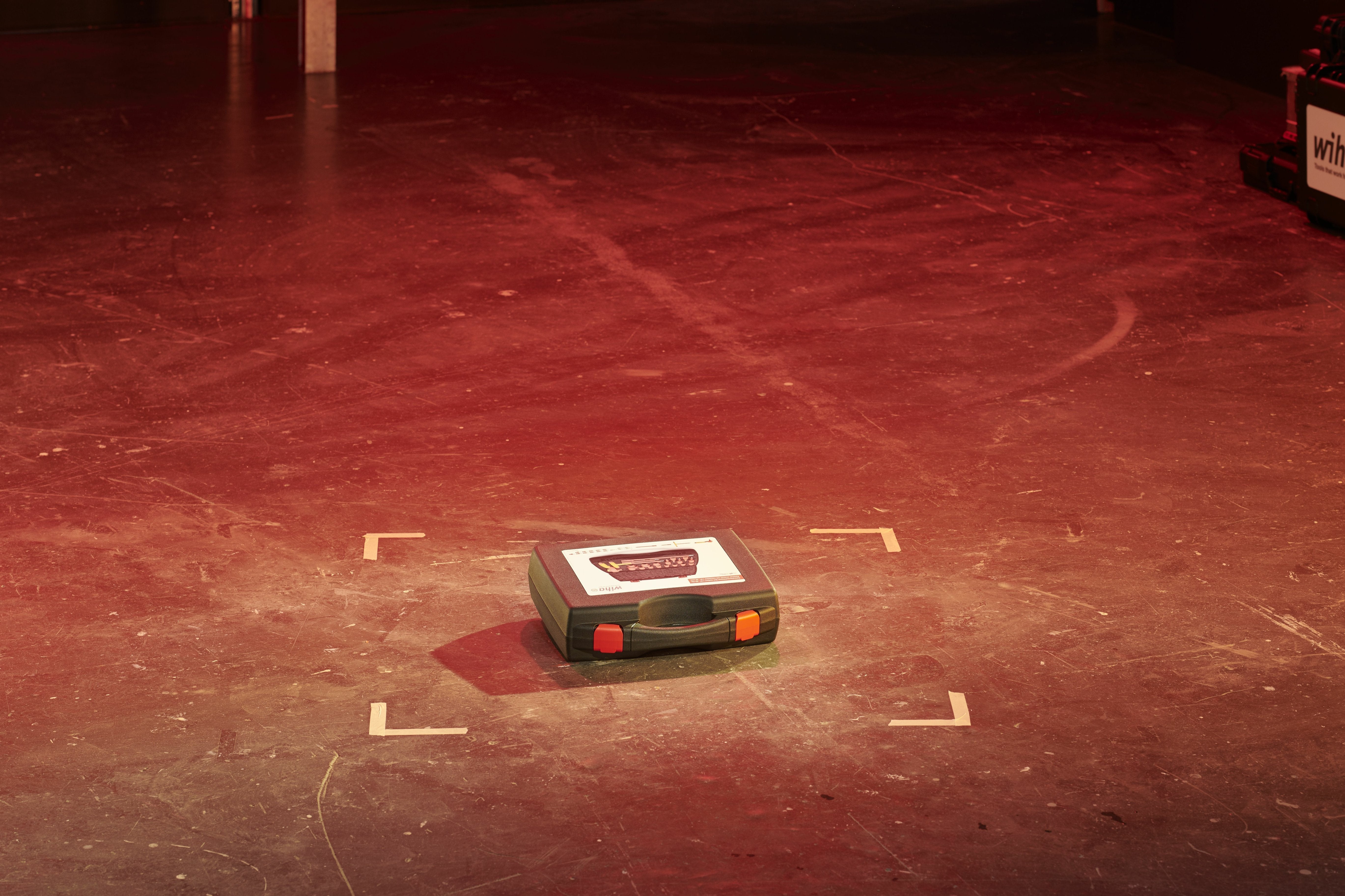 EAN 4010995430245 - Wiha 43024 llave de carraca 10,11,12,13,14,17,19,22,24,27,32 mm 16 pieza(s) Rojo, Amarillo imagen 2