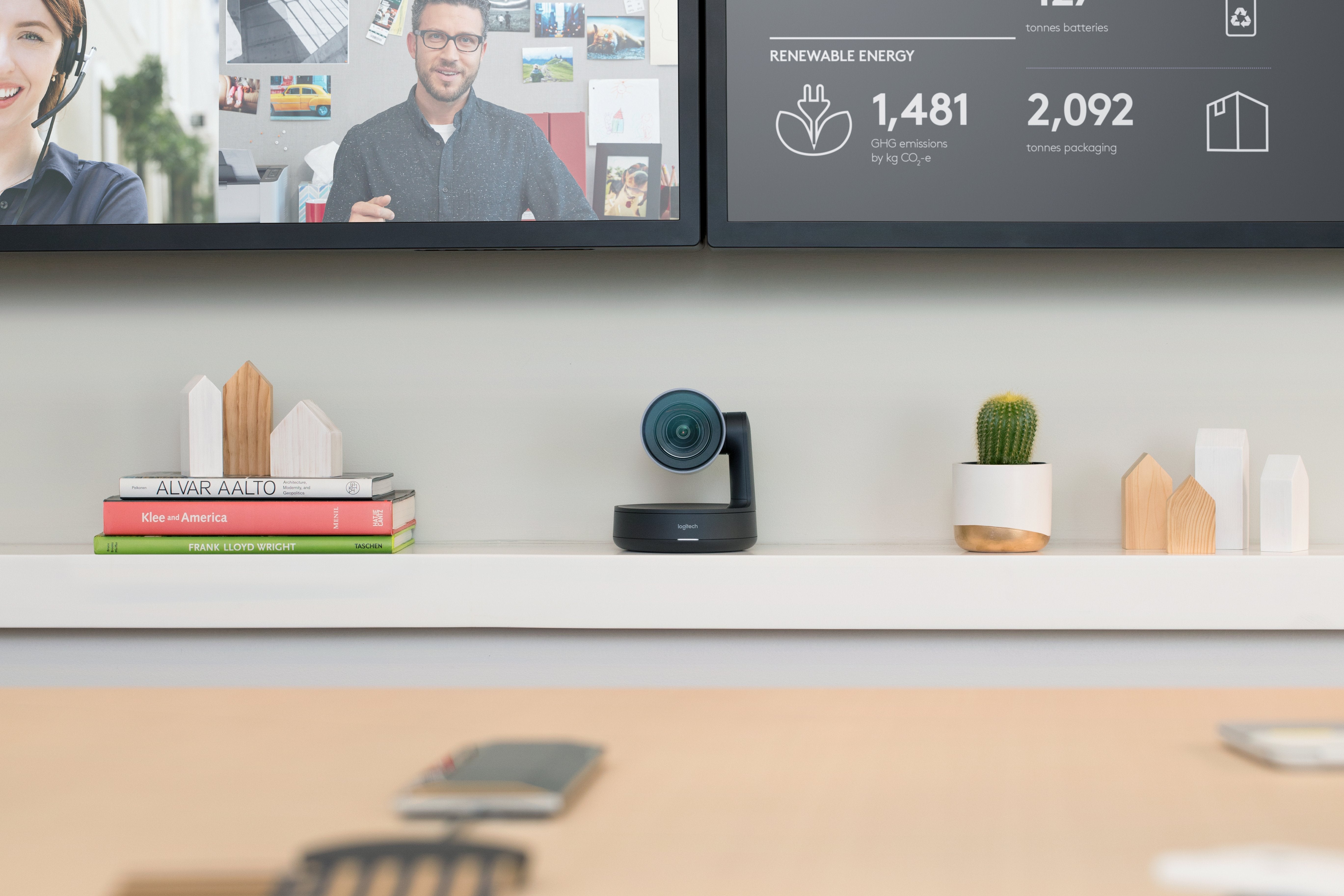 EAN 5099206079533 - Logitech 960-001227 cámara de videoconferencia Negro 3840 x 2160 Pixeles 60 pps imagen 6