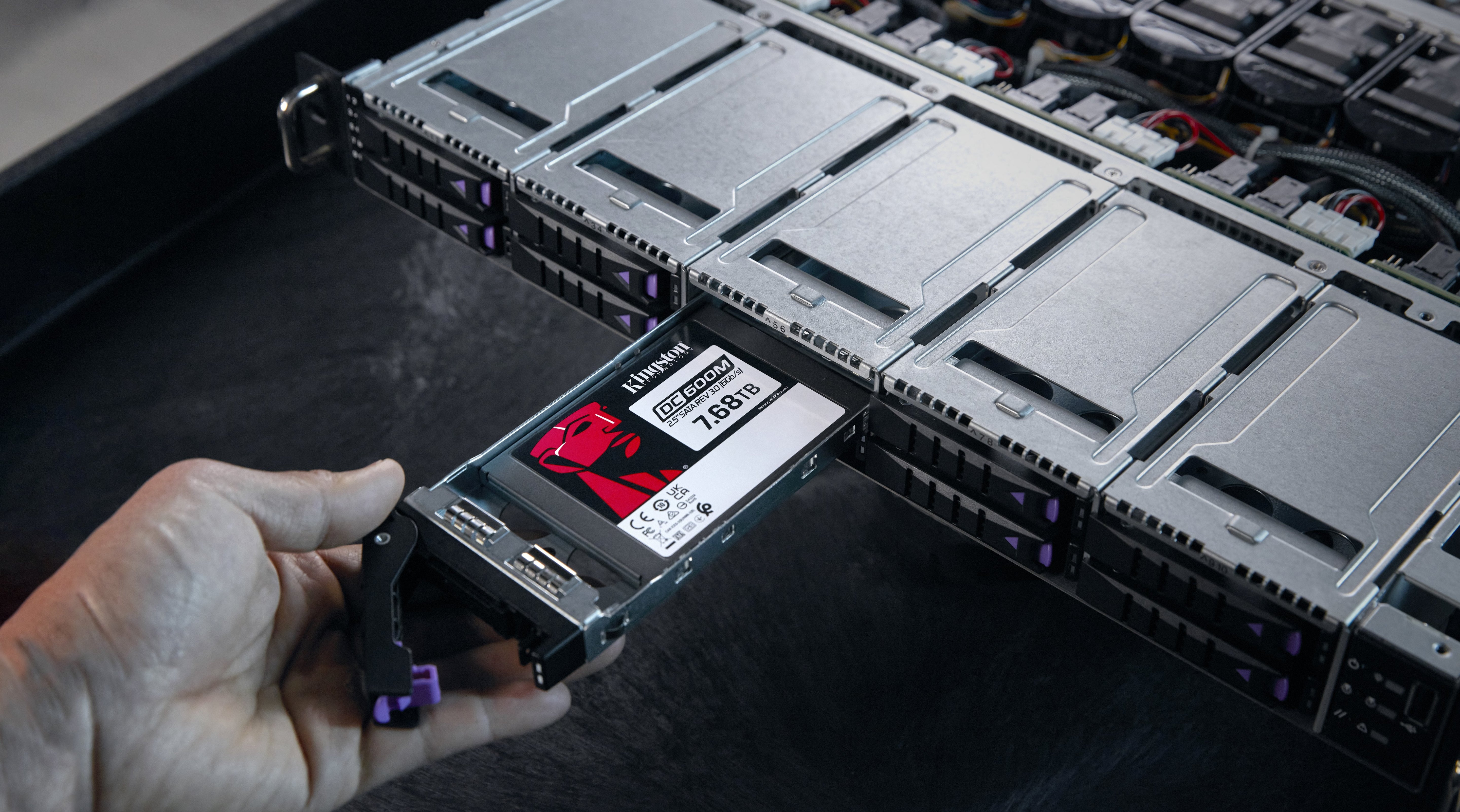 EAN 0740617334951 - Kingston Technology DC600M 7,68 TB 2.5" Serial ATA III 3D TLC NAND imagen 6