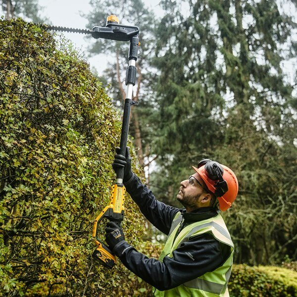 EAN 5035048729427 - DeWALT DCMPH566N-XJ corta-setos eléctrico 3,6 kg imagen 9