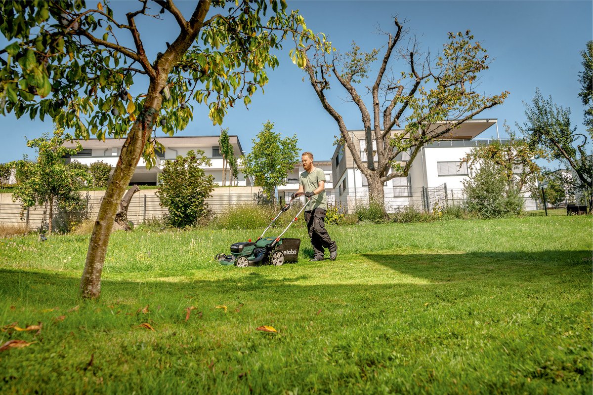 EAN 4061792176690 - Metabo RM 36-18 LTX BL 46 Cortacésped manual Batería Verde imagen 3