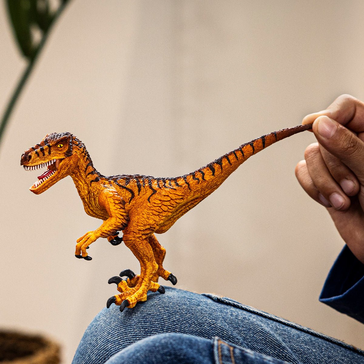 Schleich Dinosaurs Velociraptor 15045