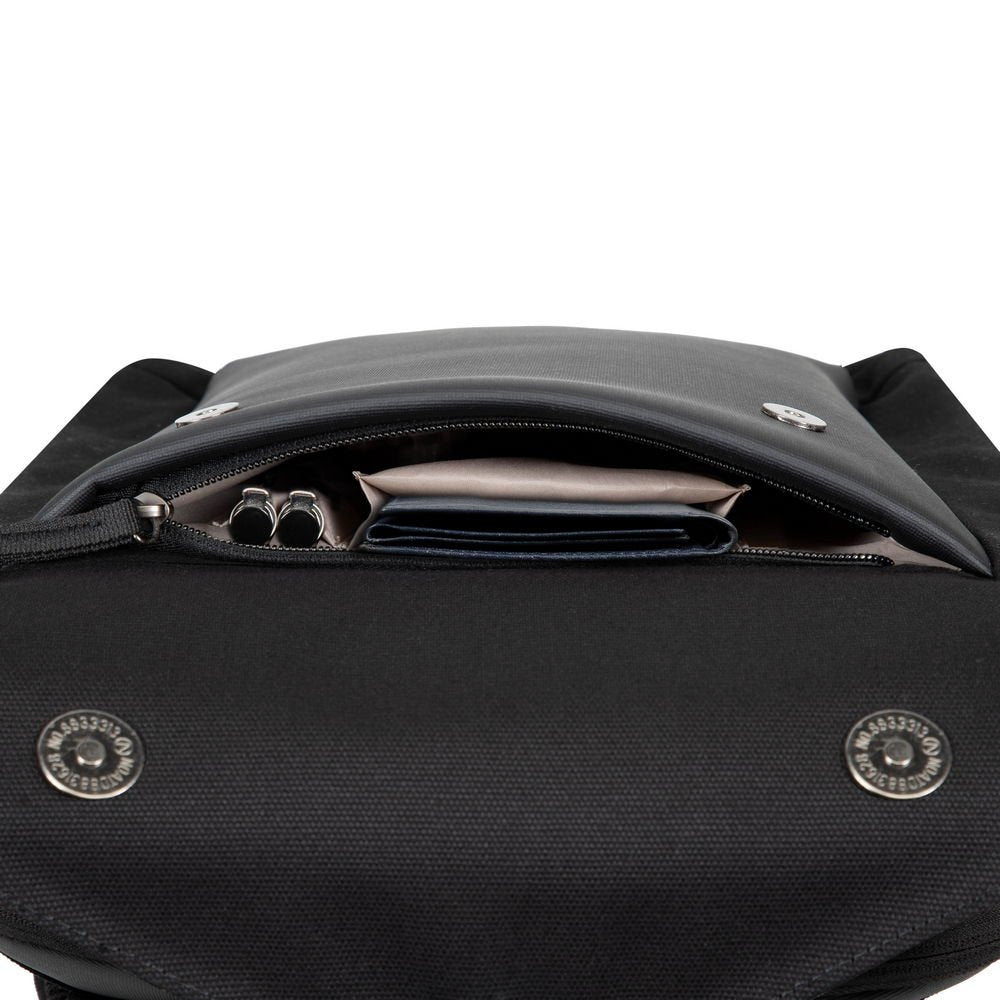 EAN 4260403579381 - Rivacase 8521 33,8 cm (13.3") Mochila Negro imagen 17
