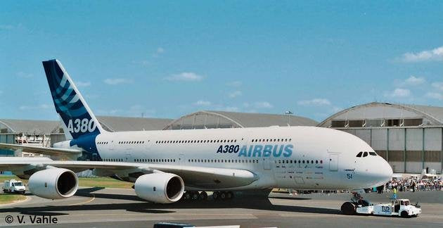 EAN 4009803042183 - Revell Airbus A 380 Design New livery First Flight imagen 6