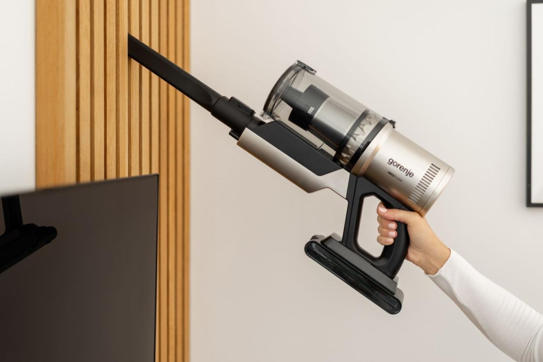 EAN 3838783075857 - Gorenje SVC259441NFGO Aspiradora escoba 2 en 1 Batería Secar HEPA Sin bolsa 0,6 L 350 W Oro imagen 34