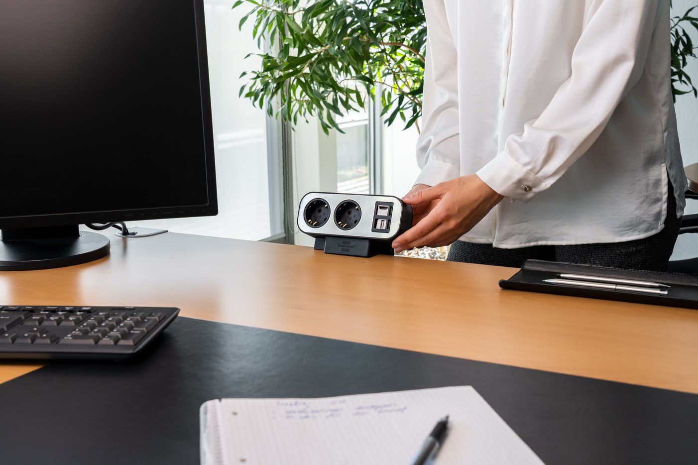 Brennenstuhl 1153580100 Base Múltiple 2 M 10 Salidas Ac Interior Negro, Plata