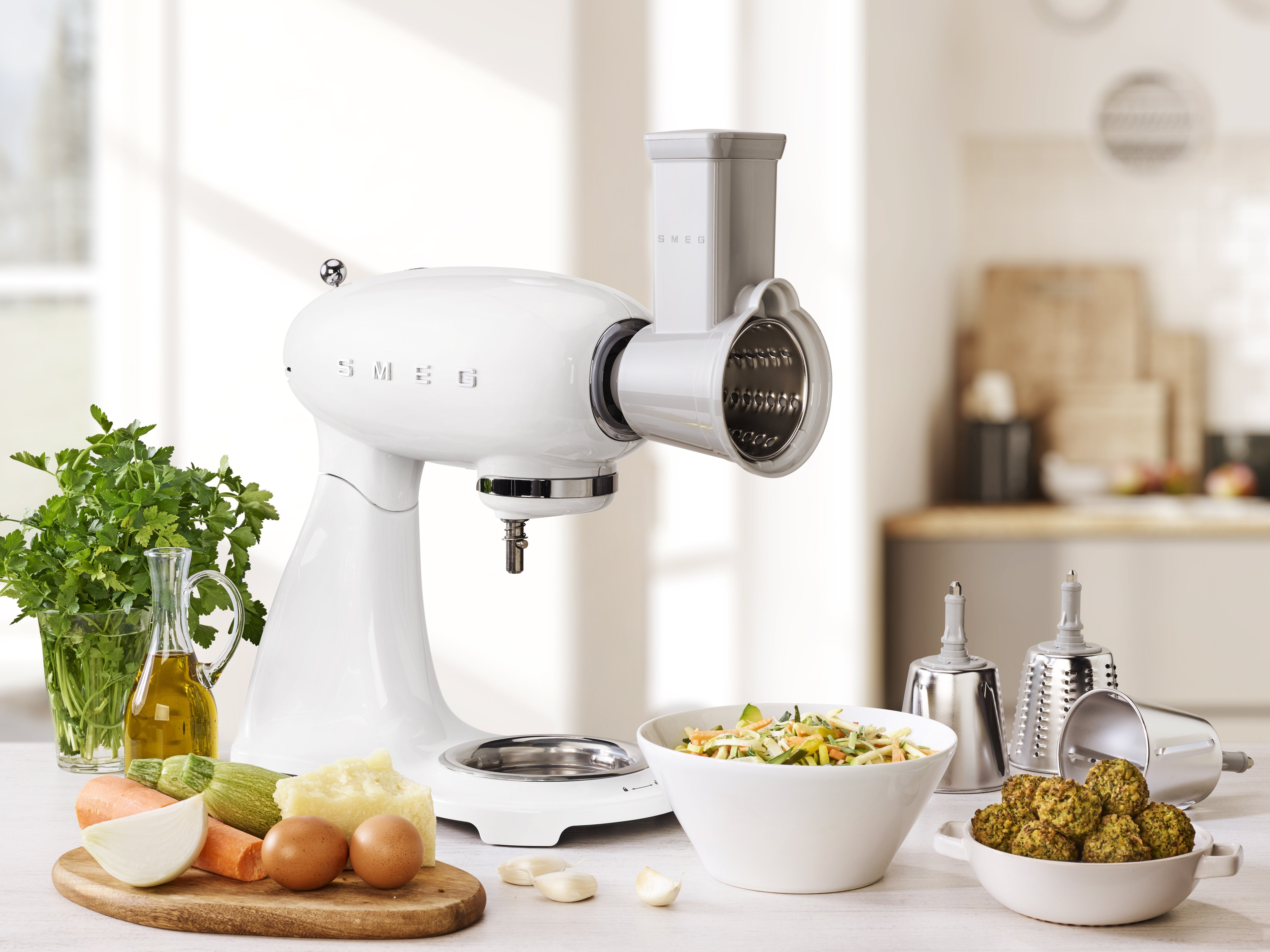 EAN 8017709277697 - Smeg SMF03WHEU batidora Batidora de varillas 800 W Blanco imagen 17
