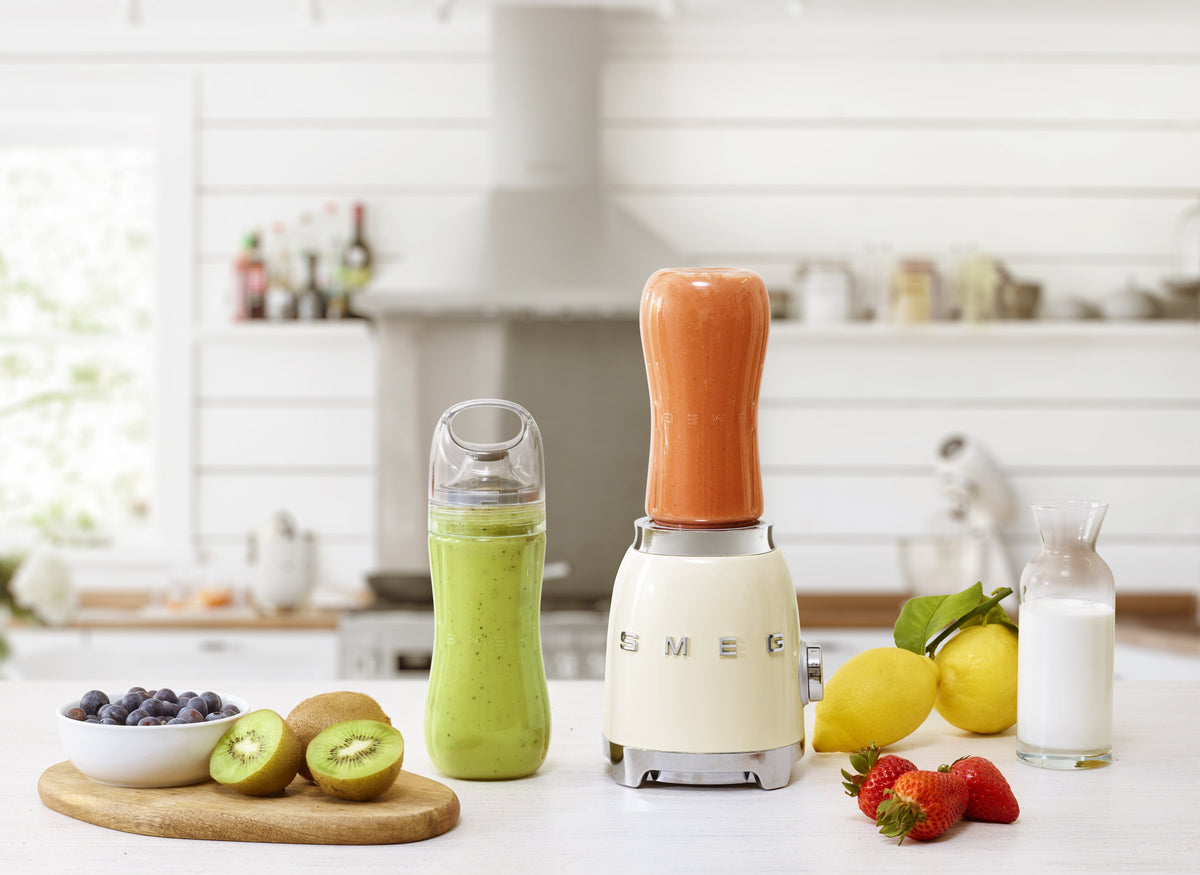 EAN 8017709313005 - Smeg PBF01CREU licuadora 0,6 L Batidora de vaso 300 W Crema de color imagen 8