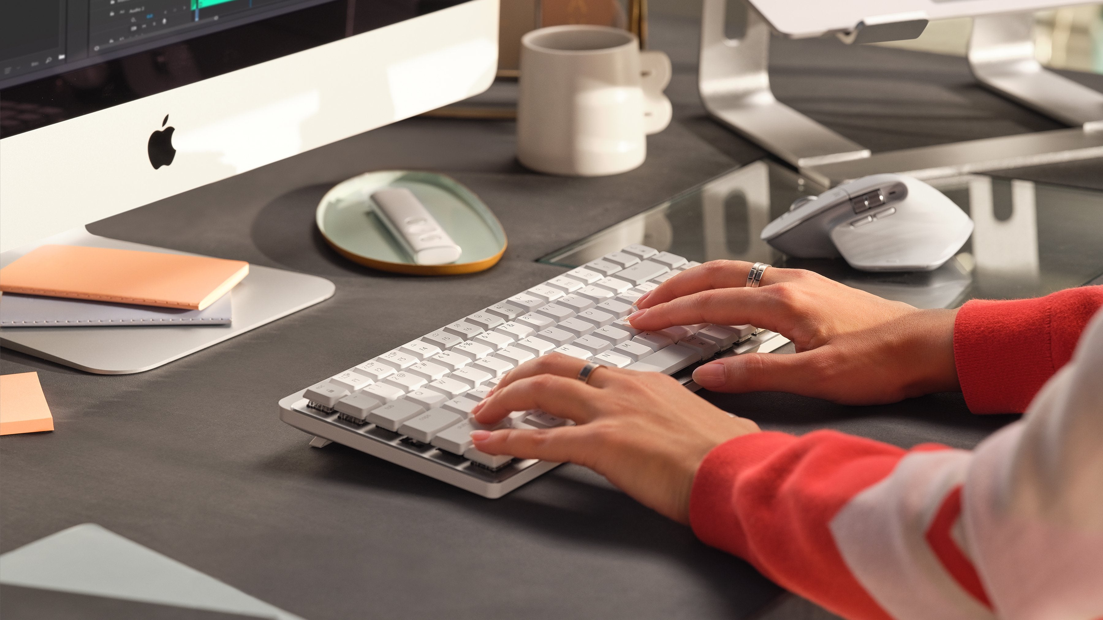 EAN 5099206103306 - Logitech Master 920-010799 teclado Oficina RF Wireless + Bluetooth QWERTY Internacional de EE.UU. Gris imagen 7