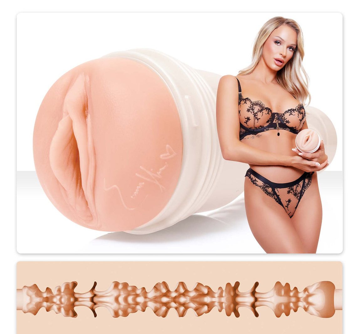 Fleshlight - Emma Hix Vagina