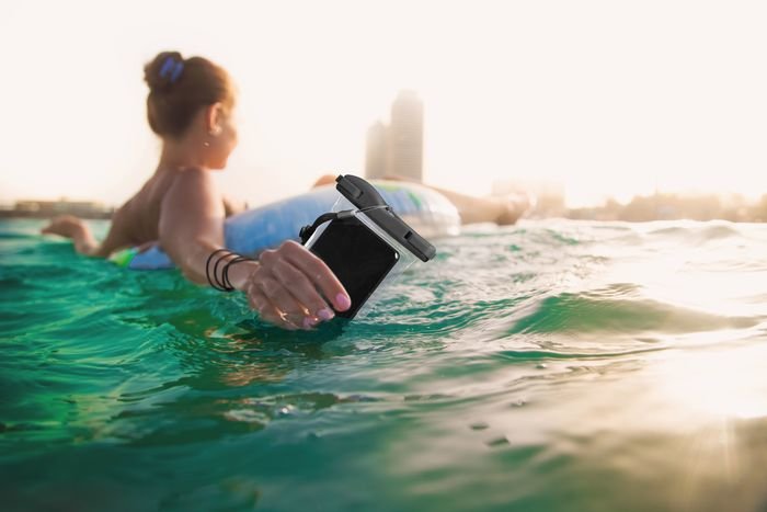 Cellularline Voyager Waterproof Case Universal Schwarz