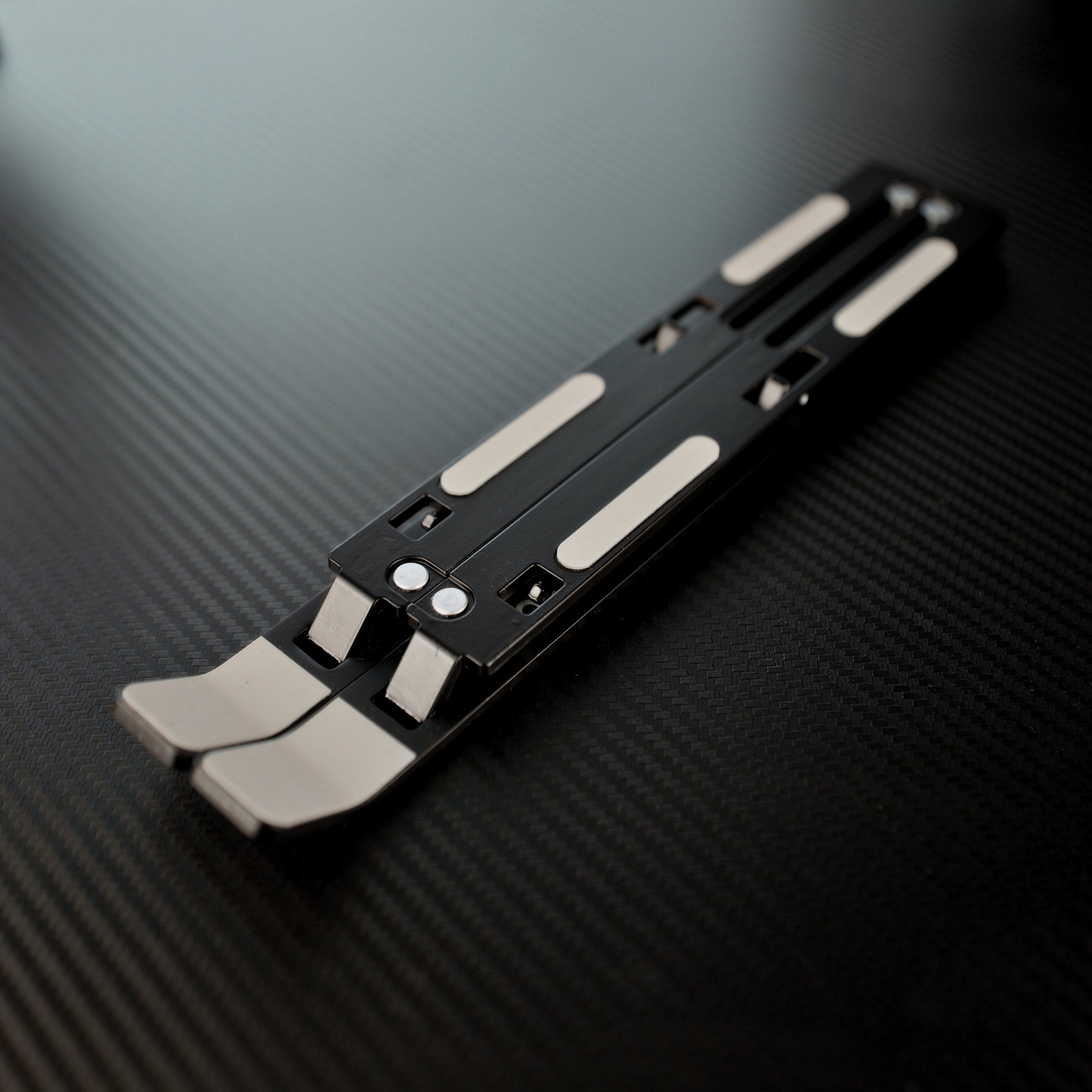 EAN 5901986049388 - Savio PB-05 soporte para ordenador portátil Negro 45,7 cm (18") imagen 14