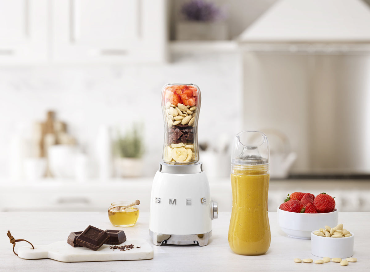 EAN 8017709313098 - Smeg PBF01WHEU licuadora 0,6 L Batidora de vaso 300 W Blanco imagen 9