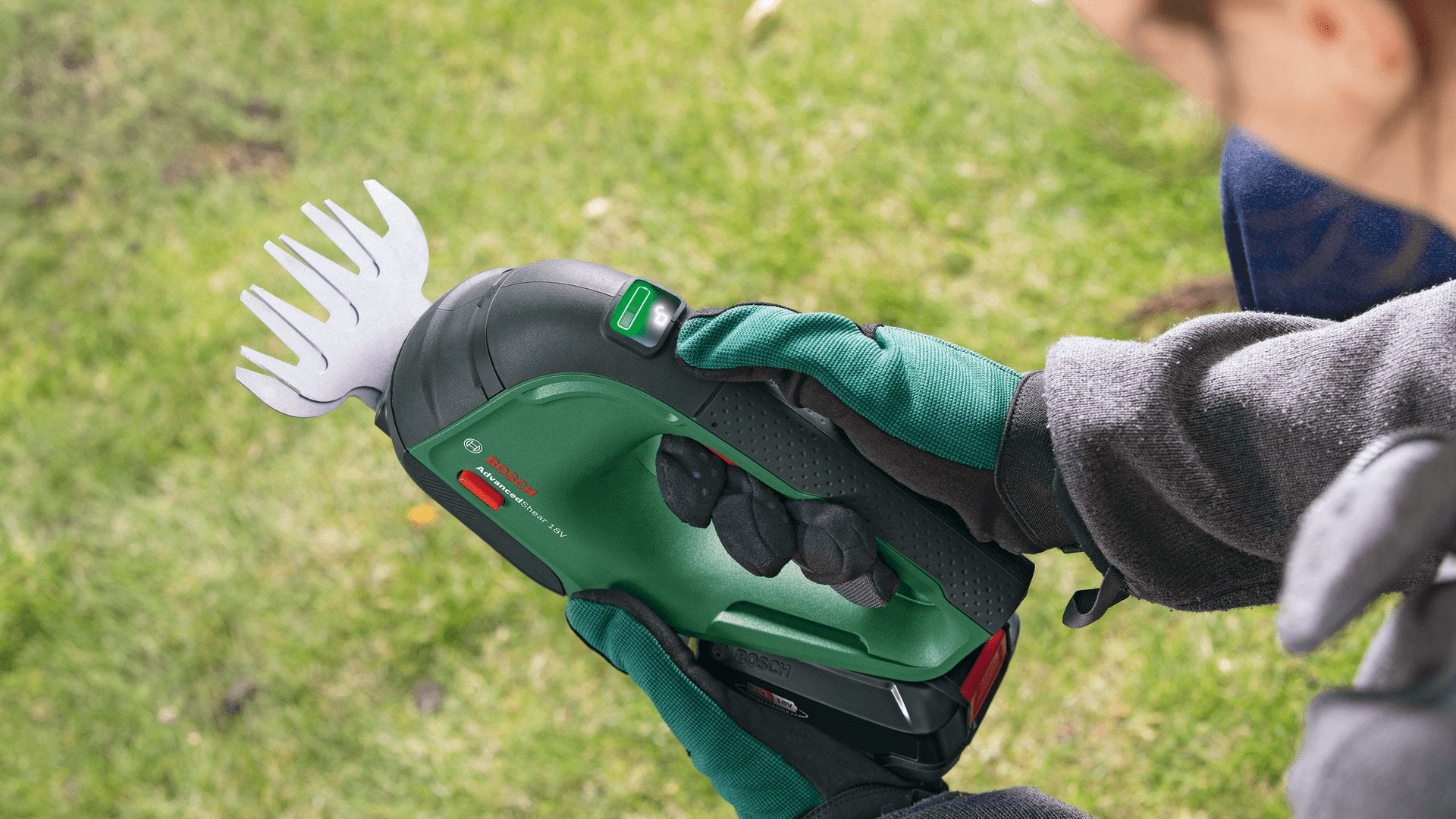 EAN 4059952558417 - Bosch AdvancedShear 18V-10 tijera de césped inalámbrica 10 cm Ión de litio Negro, Verde imagen 6