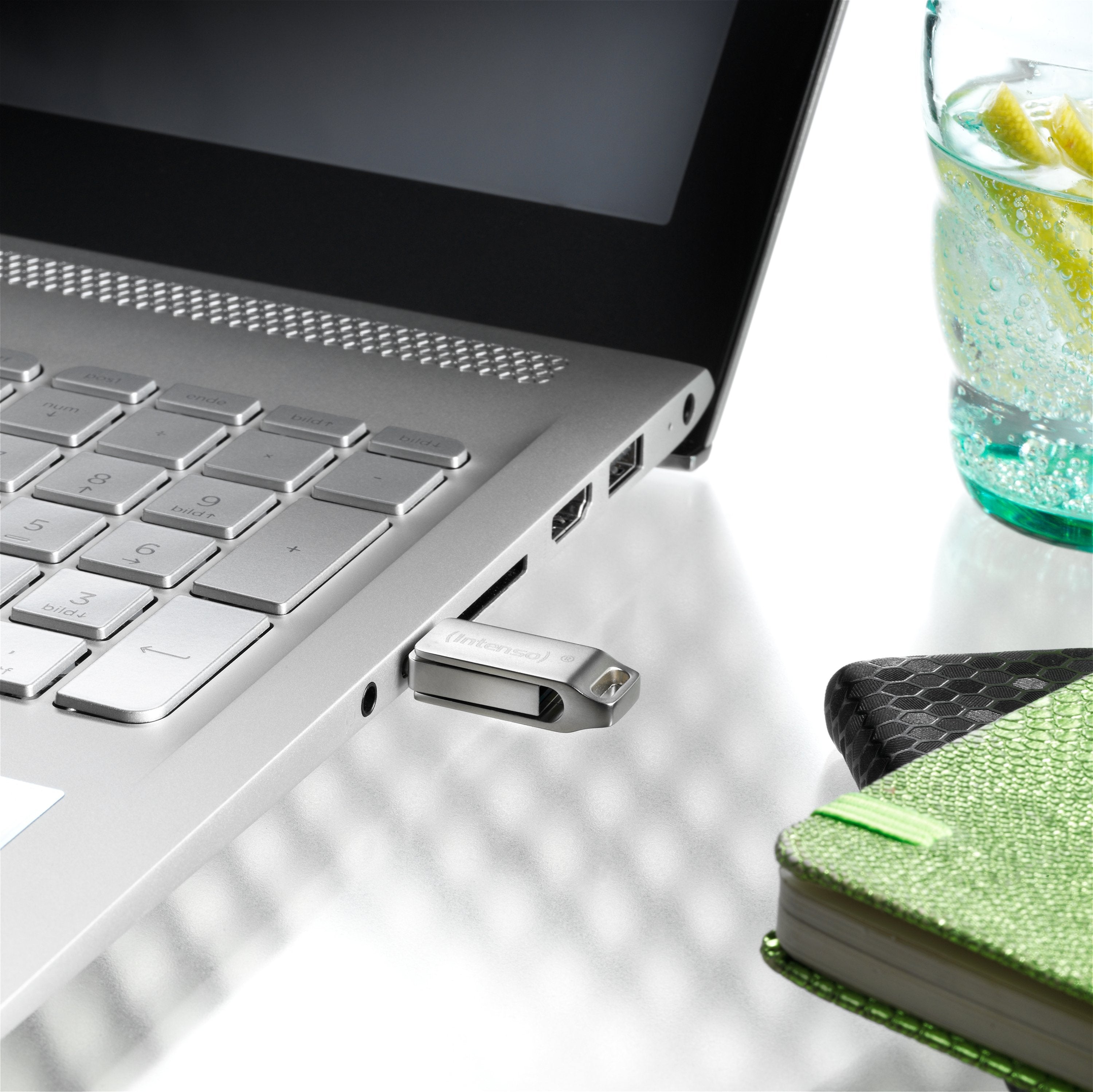 EAN 4034303025053 - Intenso cMobile Line unidad flash USB 32 GB USB Type-A / USB Type-C 3.2 Gen 1 (3.1 Gen 1) Plata imagen 5