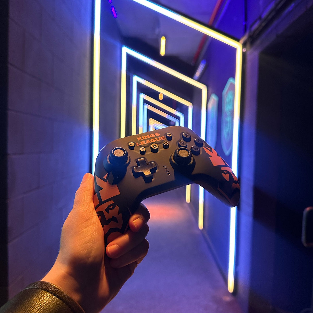 Mando Compatible Blade - Wireless · Pc/Switch/Ios/Android · Luz Led Rgb · Cable Usb Tipo C · Kings League